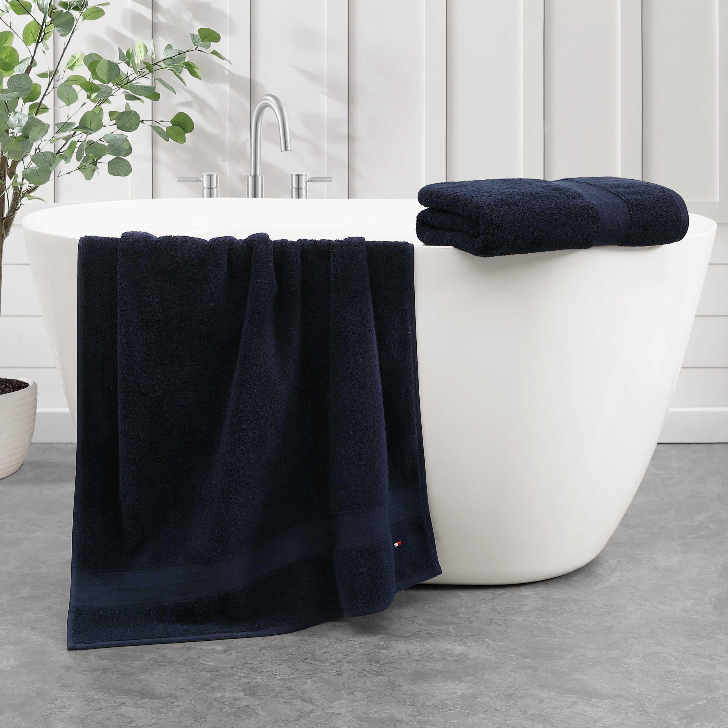 Tommy Hilfiger - Juego de Toallas de baño, Rizo de algodón Absorbente con Cero torsión, Peso Medio, Certificado Oeko-Tex (Azul Oscuro Moderno, 2 Piezas)