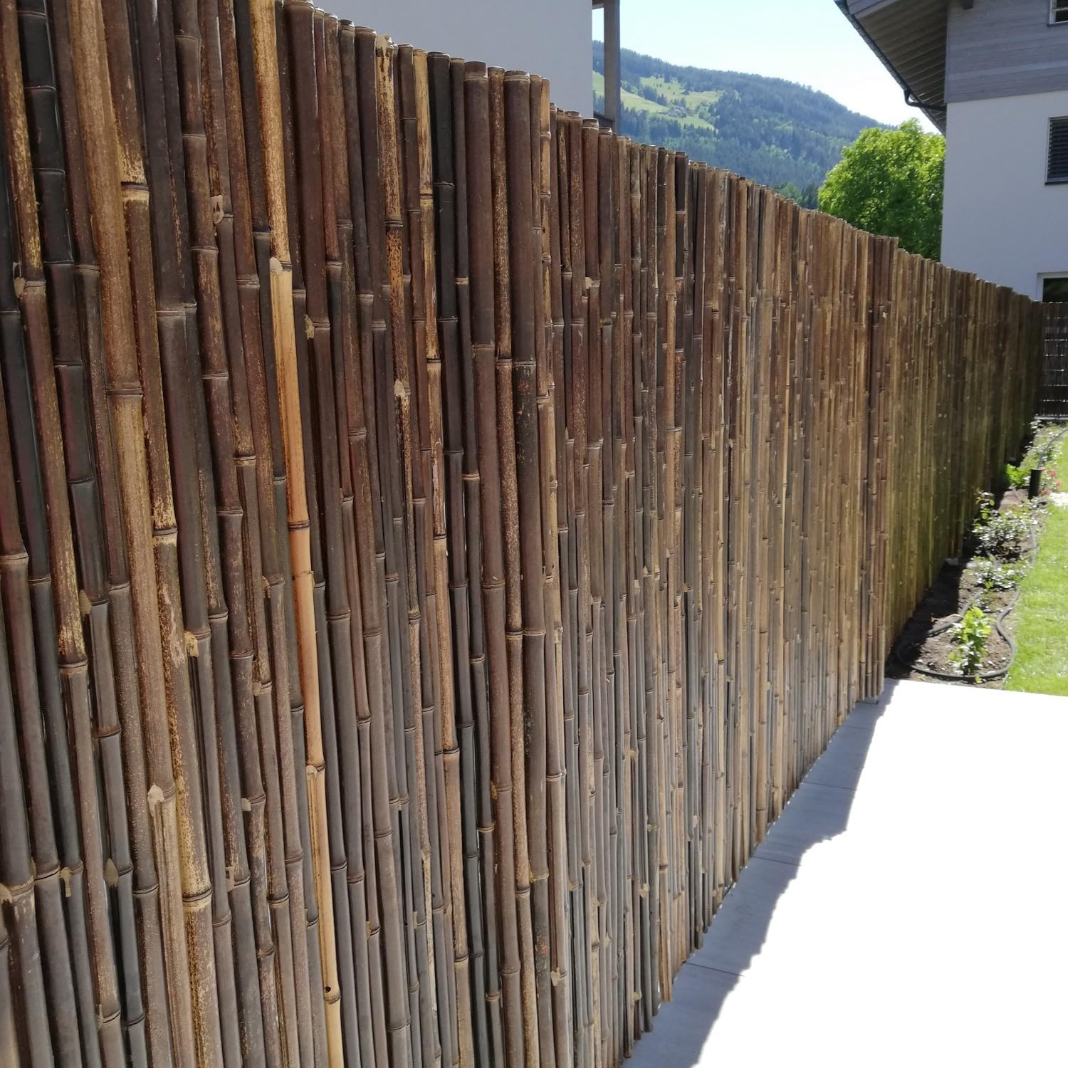 DE-COmmerce Stabiler Bambus Zaun Sichtschutz BLACK, oben geschlossen,  Rollzaun, Gartenzaun, Sichtschutzzaun fr Garten, Terrasse, Balkon (HxB)  150 x ...