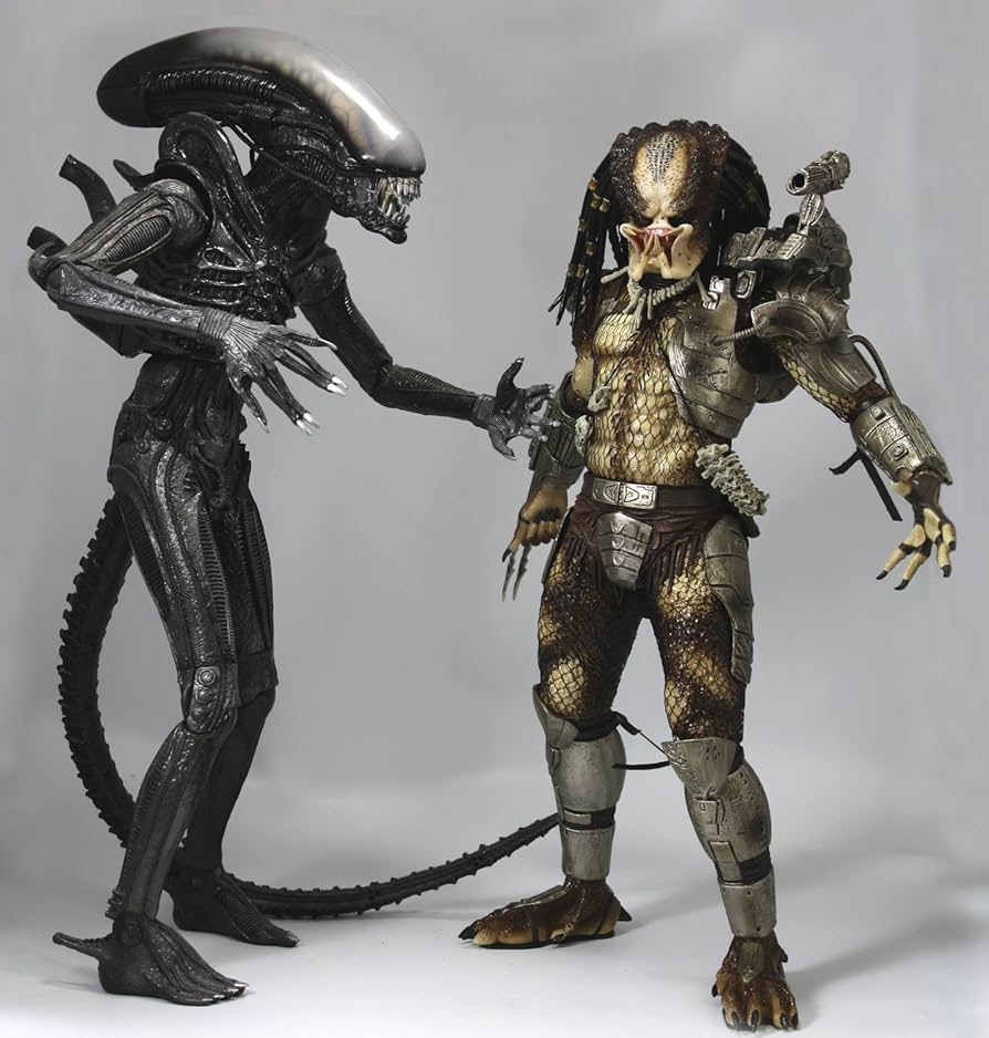 Amazon.com: Alien VS. Predator NECA Exclusive Action Figure 2 Pack