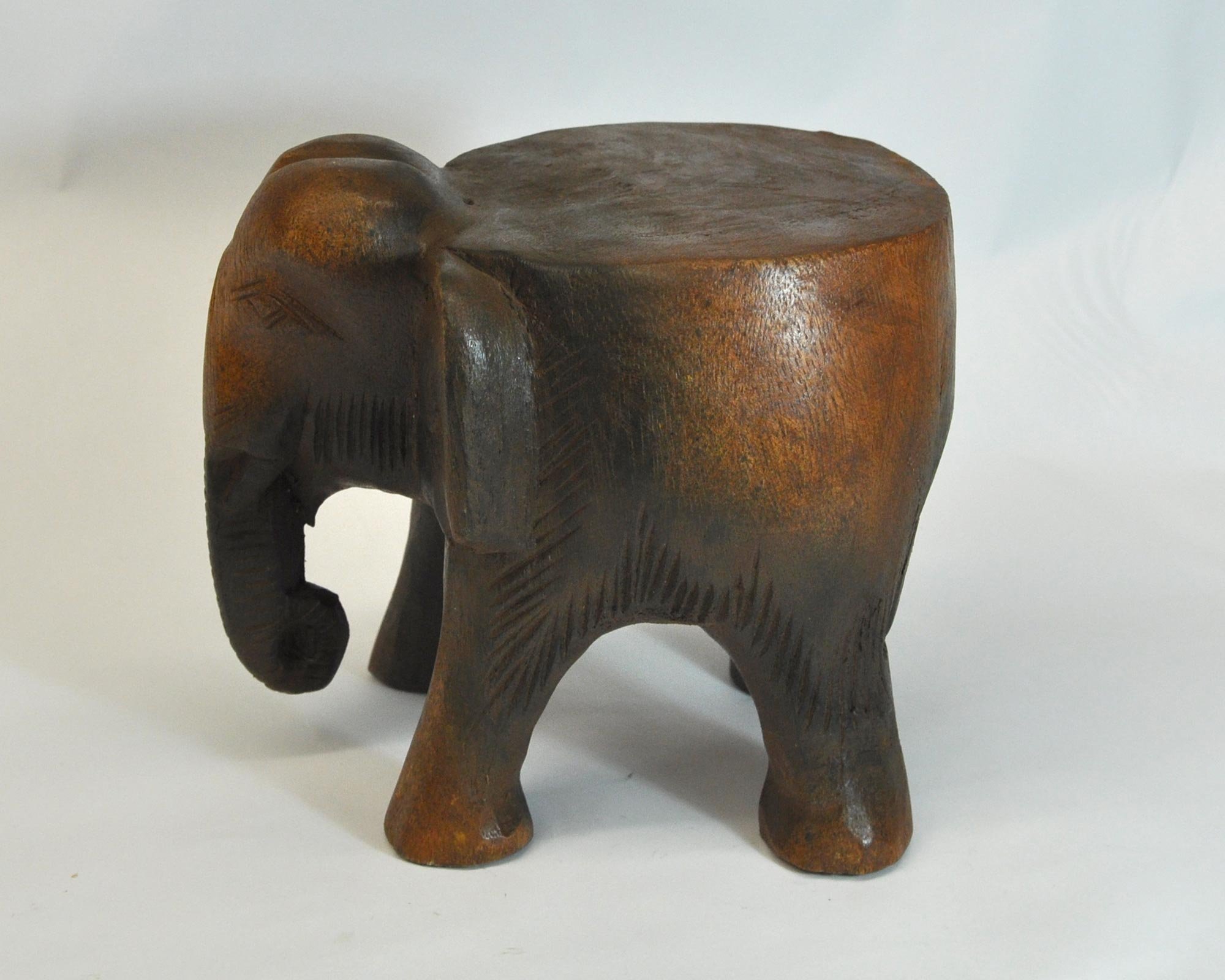 Wilai GmbH Piccolo tavolino elefante piedistallo, tavolino da caffè, sgabello, importato dalla Thailandia (10994)