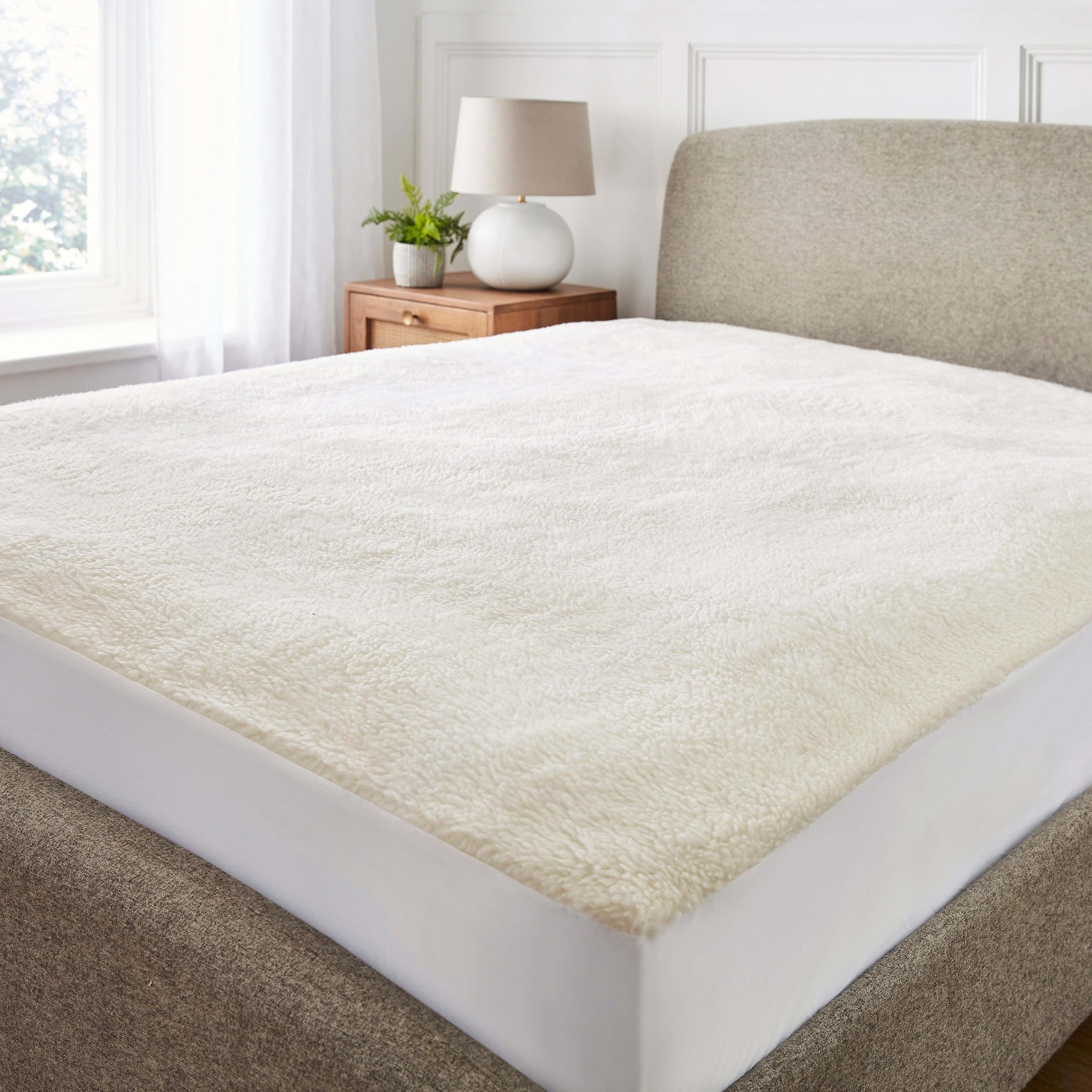 Egypto Cream Fleece Deep Mattress Protector Single – Faux Sheepskin Fleece Underblanket With All Around Elastic For Warmth & Comfort - 30Cm Depth (Single)