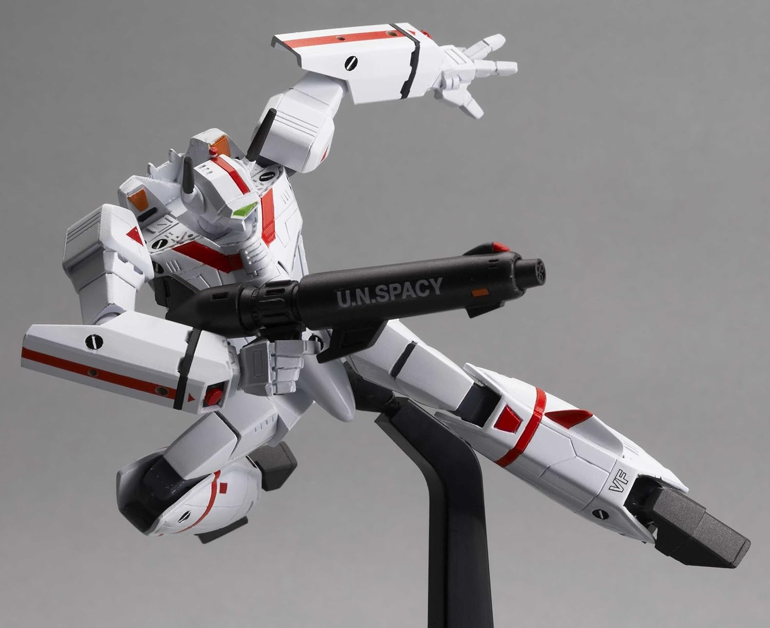 Macross Revoltech #34 Valkyrie VF-1J Figure Robotech (Toy)