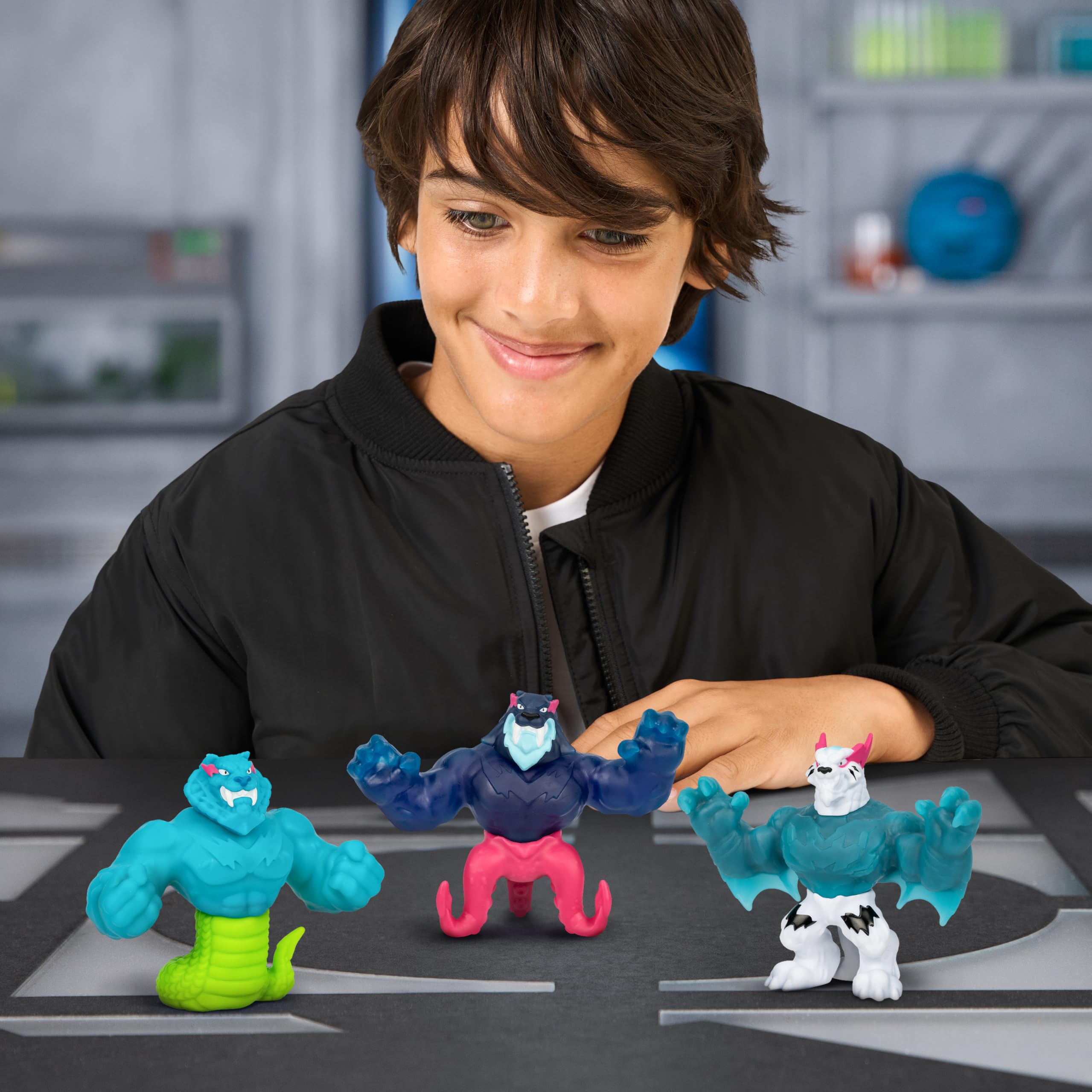 MrBeast Lab, Hyper Fusion Elastic Hero, Cobra Panther, Slime Filled Figure, Stands, Stretches up to 3 Times Size, Collection - Image 4