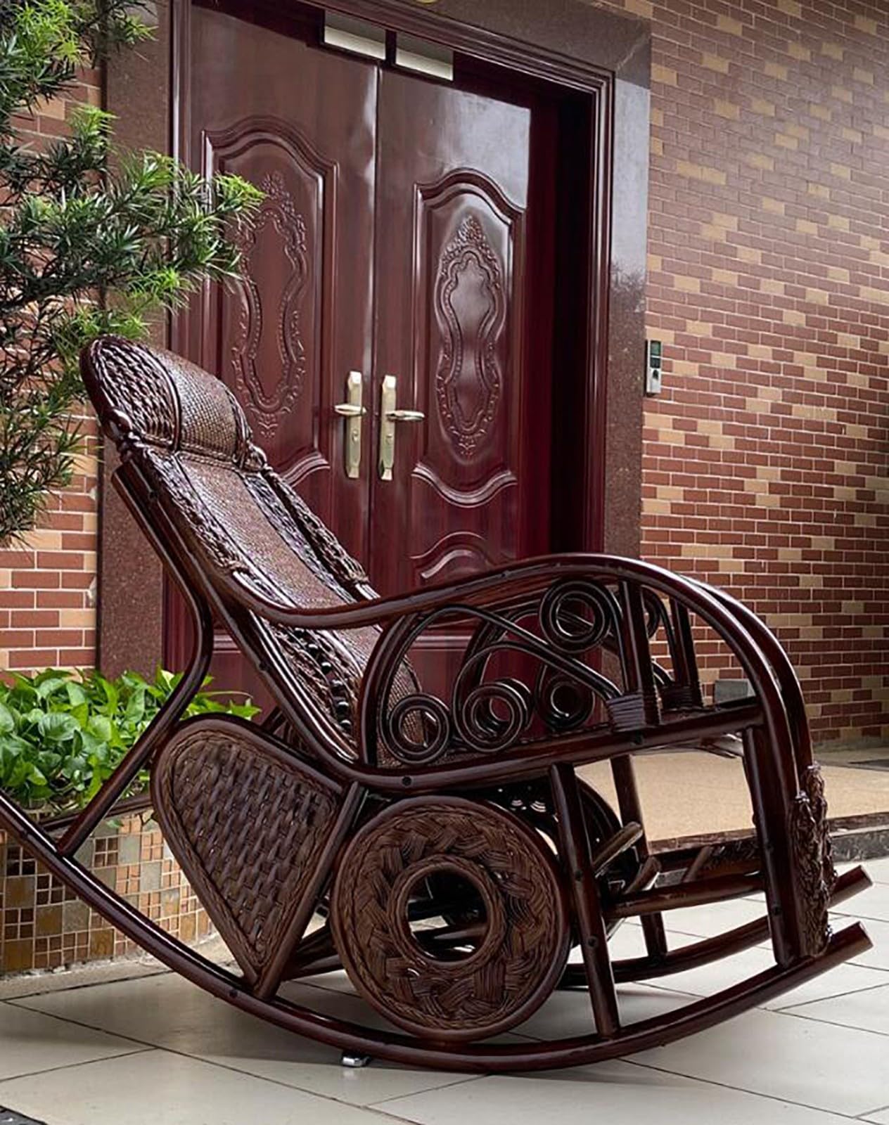 Mecedora moderna de ratán de estilo chino para balcón y patio al aire libre, cómoda y elegante muebles para el hogar para relajarse