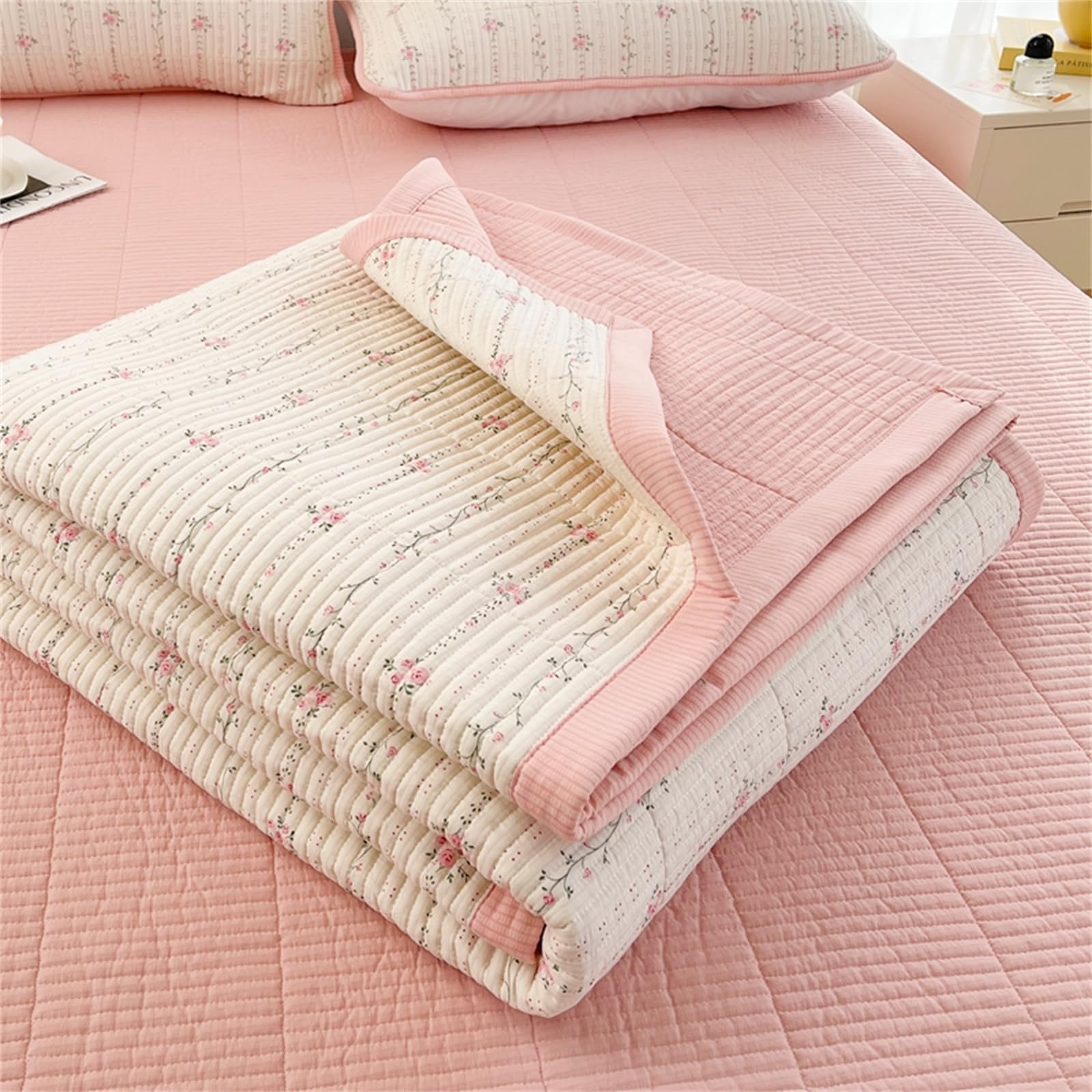 Highdi Quilted Bedspreads Florals Double King Size Bedspread, Soft Comforter Bed Throw Microfiber Bed Spread, Reversible Quilted Throw, for All Season Bedroom Decorative (Pink,230x250cm)