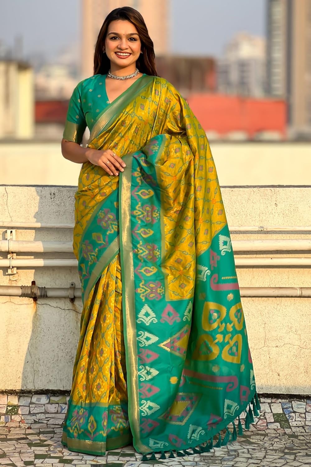 SGF11 Women's Kanjivaram Patola Soft Pure Silk Sarees With Unstitched Blouse Piece - Image 2