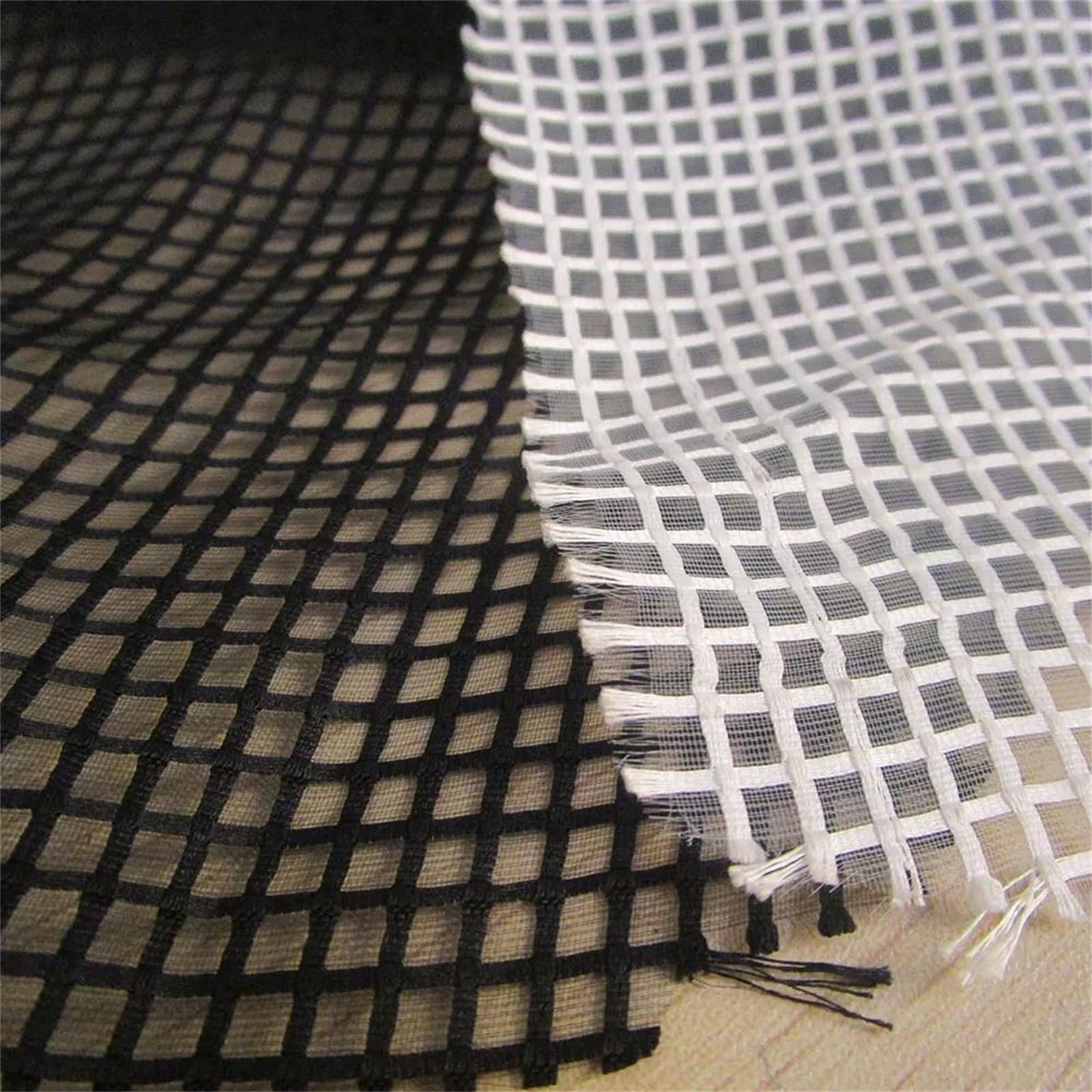 Tessuto in Organza a griglia Piccola da 90 cm * 145 cm, in Morbido Tessuto antistrappo, anelastico, for la Realizzazione di Abiti Couture e gonne tutù(Svart,90cmx145cm)