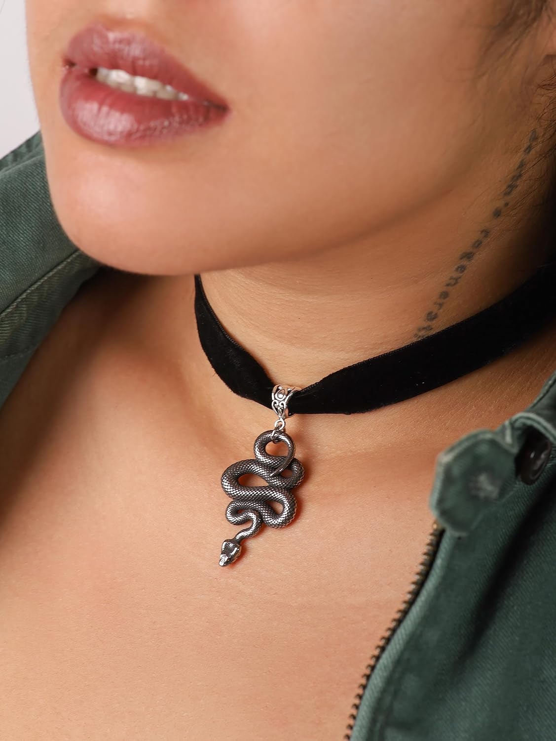 Sacina Gothic Snake Choker Necklace, Snake Necklace for Women, Gothic Goth Choker, Goth Jewelry, Halloween Christmas Jewelry Gift for Women - Image 2