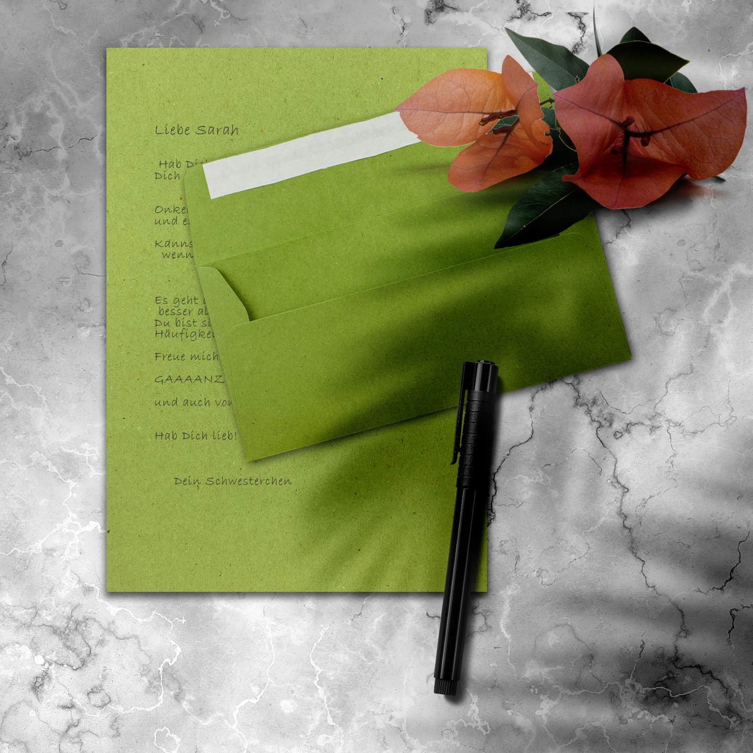 Juego de 250 papel de carta DIN A4 con sobres DIN largos, cierre adhesivo sensible a la presión, papel de estraza, verde claro, papel para escribir reciclado con sobres FarbenFroh by GUSTAV NEUSER