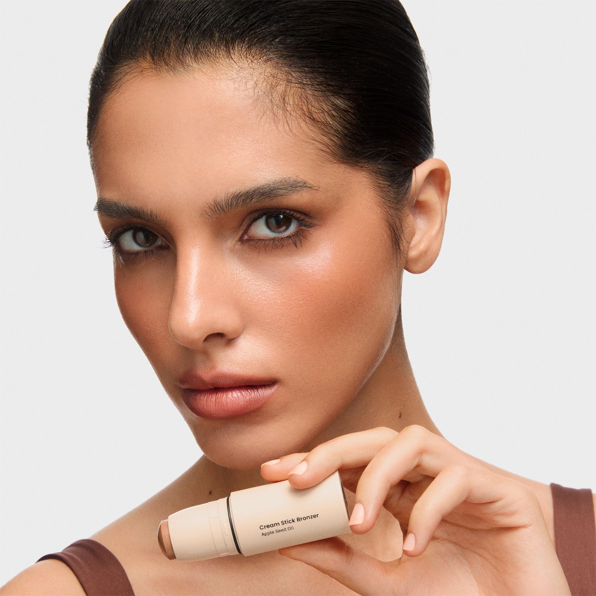 Inglot Stick Bronzer Crémeux | Contouring Naturel et Application Facile | Effet Longue Durée | Formule Hydratante pour Sculpter le Visage |Warm Brown 112 | 6,2 g