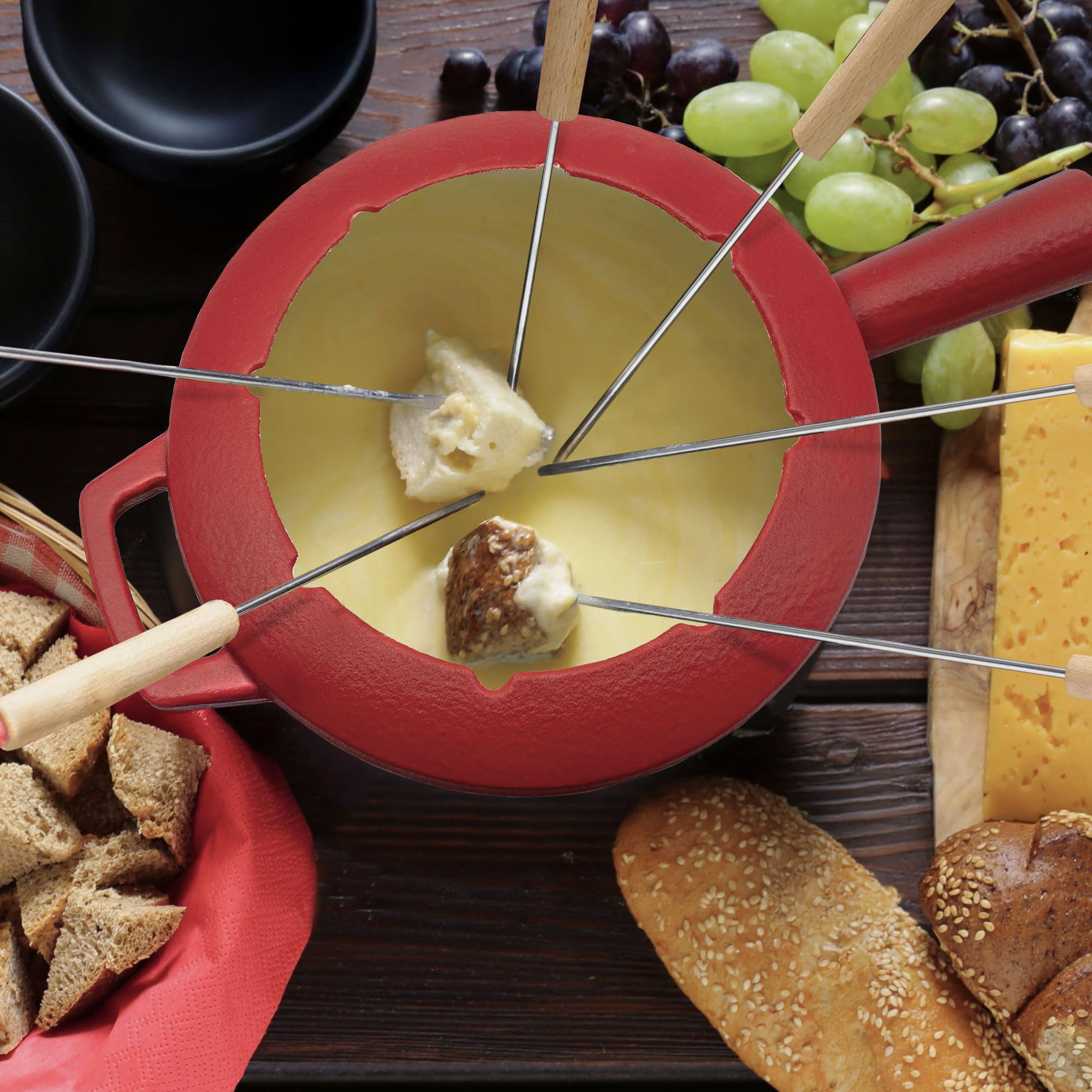 osoltus Fondue | Käsefondue | Fleischfondue Set Gusseisen 6 Personen Emaille | 13 TLG. inklusive Holzbrett und Fonduegabeln (rot matt)
