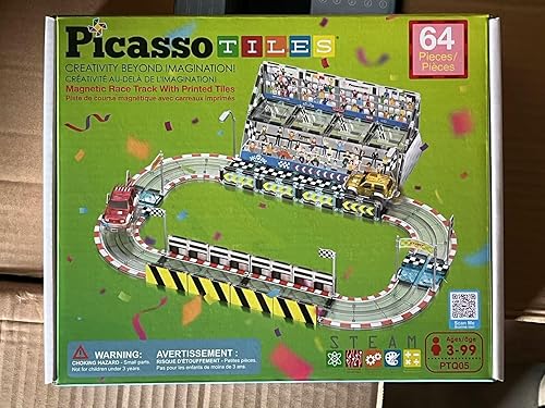 Miniatura 2 de PicassoTiles - Juego de pista de carreras con piezas magnéticas para construir con 2 camiones, señales de calle, accesorios de estadio, juguete de