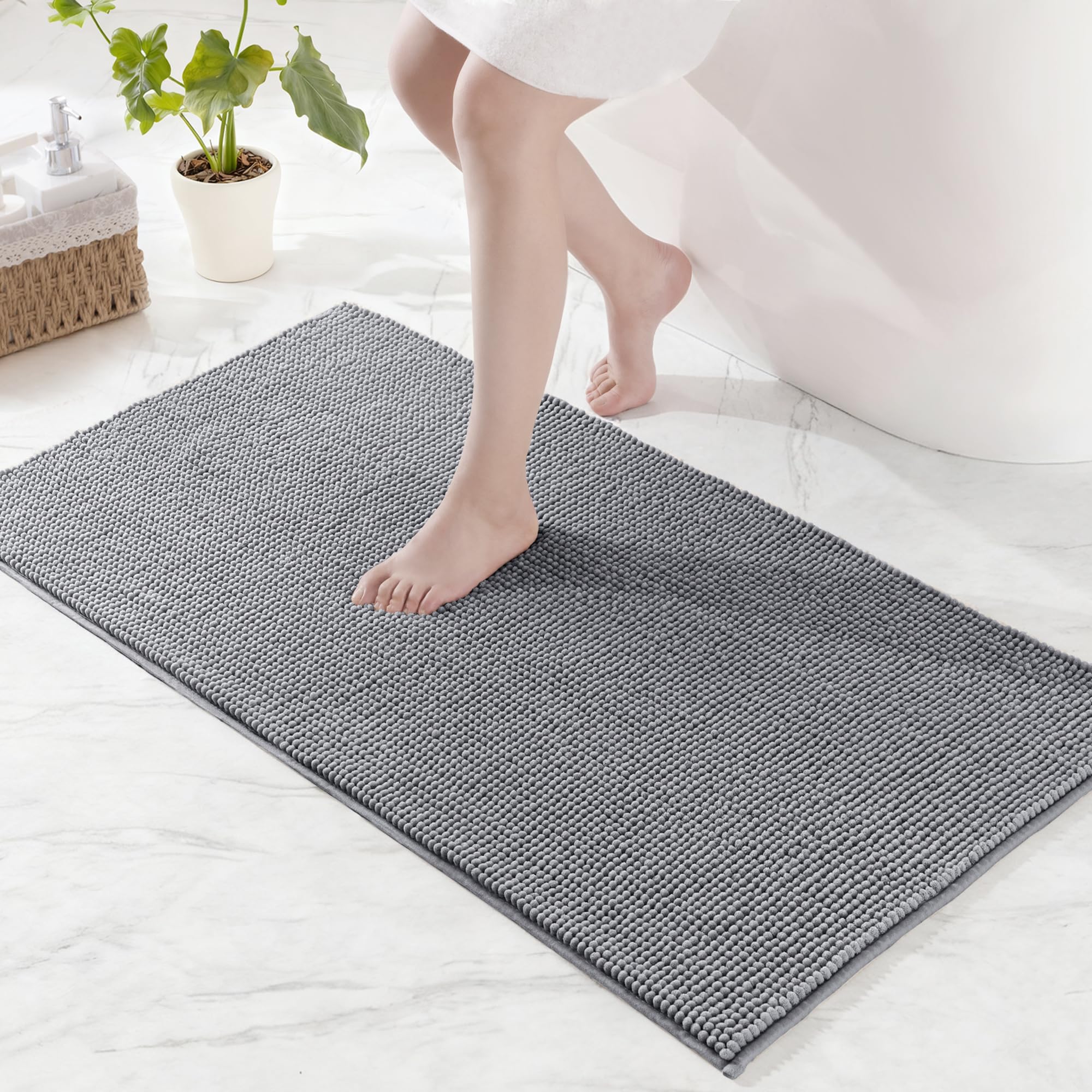 Exclusivo Mezcla Chenille Bath Mat 60 x 90 cm, Extra Soft Non-Slip Absorbent Bathroom Mat, Machine Washable Quick Dry Bath Rugs for Bathroom Floor, Shower, Home Decor, Light Grey