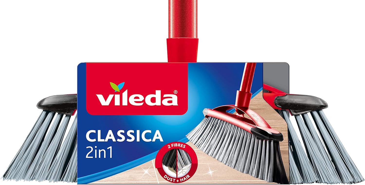 scopa e paletta per la cucina