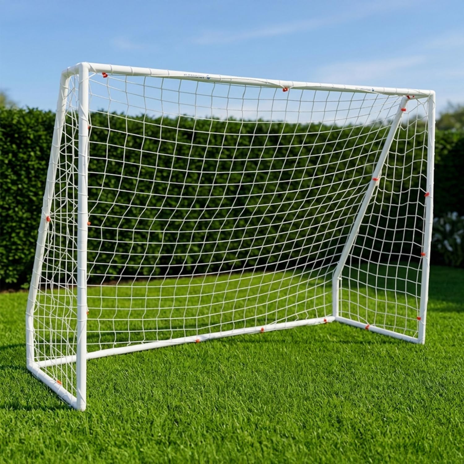 Kickmaster Porta da calcio da giardino, 1,8 m o 2,4 m di larghezza, 42 mm di spessore, pali da calcio e rete in PVC di alta qualità, bersaglio bianco per allenamento all'aperto