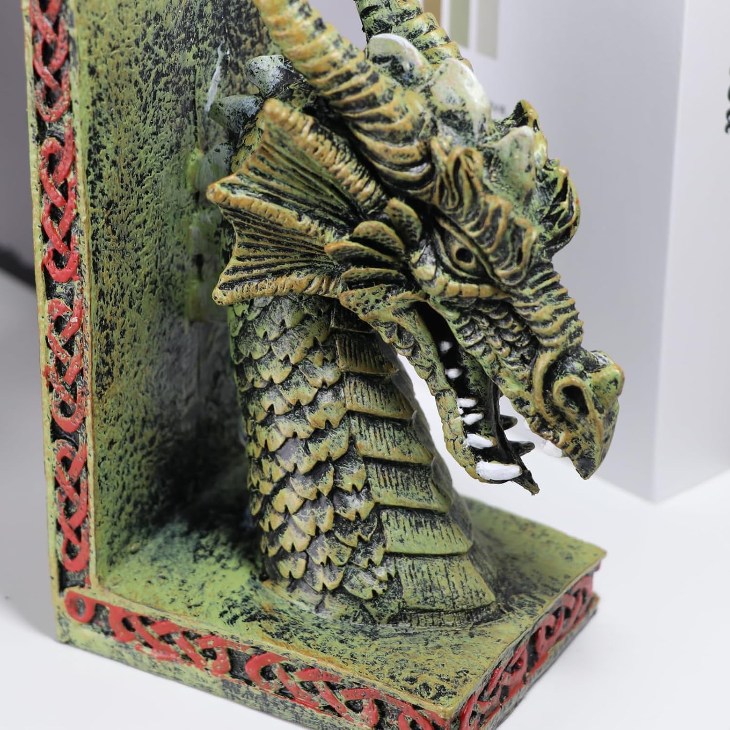 Resin Dragon Bookends, Fantasy Gothic Bookshelf Decor, Heavy Duty Book Stoppers for Home Library Office Desk, Unique Decorative Figurines for Dragon Lovers, Organizing Books, Magazines, DVDs