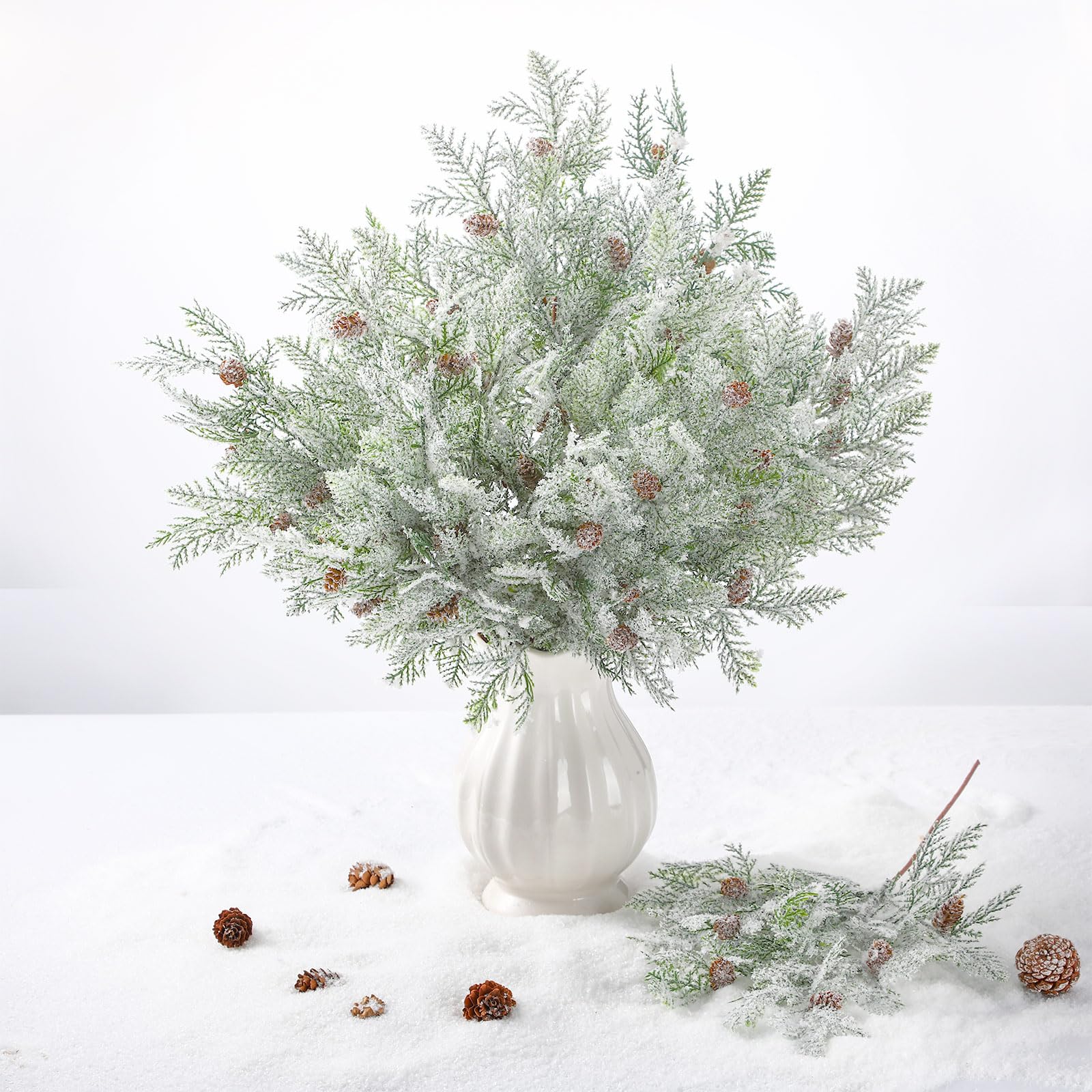 Giegxin Lot de 12 grandes branches de pin de Noël givrées de 45,7 cm avec pommes de pin artificielles pour couronne de Noël, travaux manuels, décoration d'intérieur