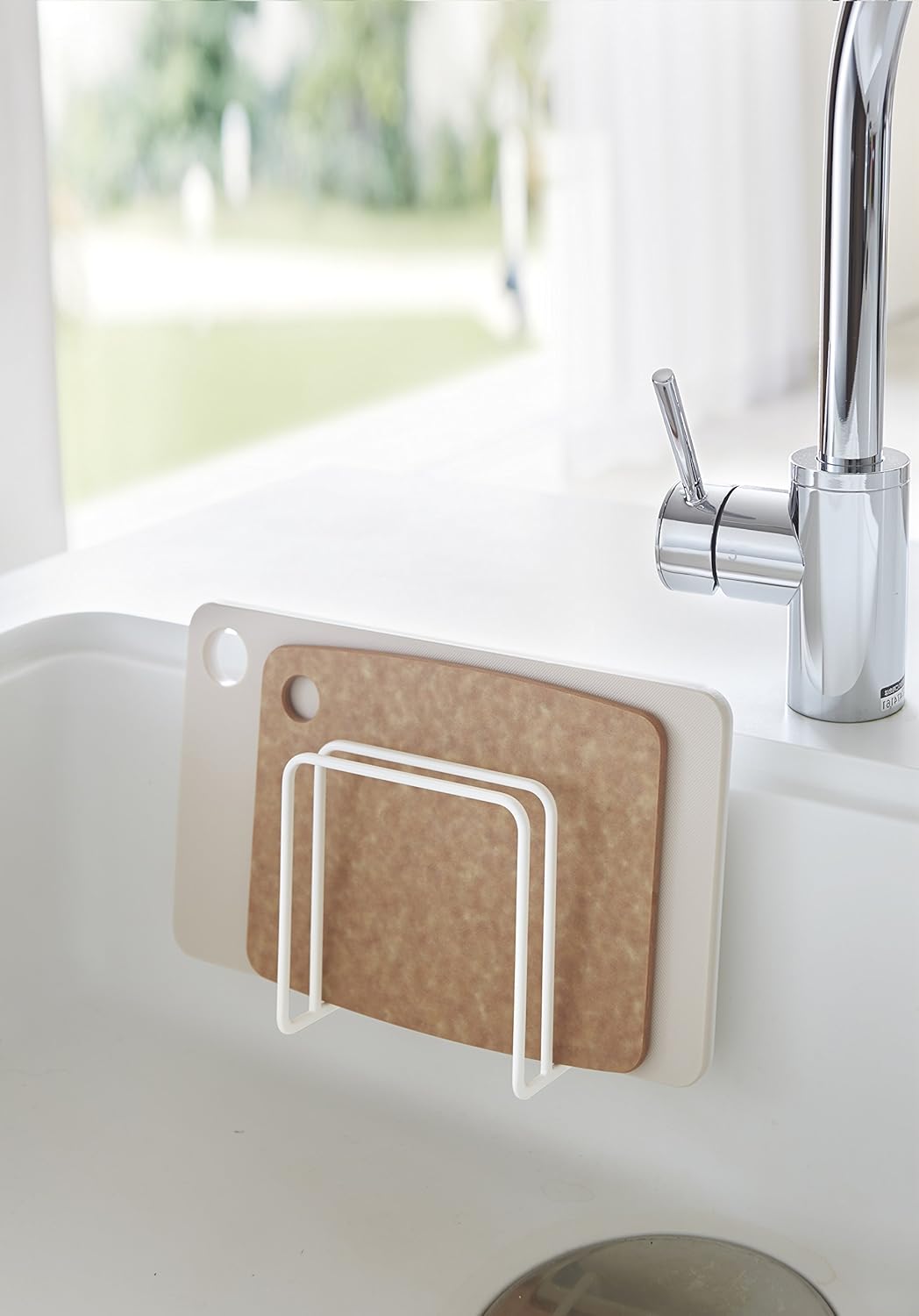 Yamazaki 3499 Suction Cutting Board Stand, White, Approx. 4.7 x 2.4 x 4.7 inches (12 x 6 x 12 cm), Plate, Cutting Board Stand