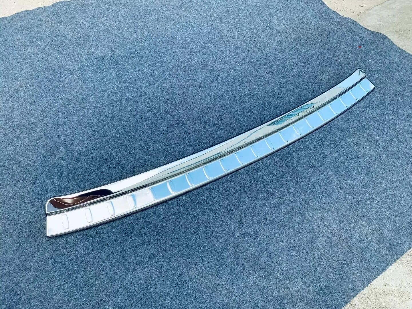 Car Stainless Steel Rear Bumper Protector, for Mercedes-Benz GLC-Class 2023 2024 2025 Accessories, Auto Parts Tailgate Back Trunk Door Sill Cover Scuff Plate Strip Guard Protection