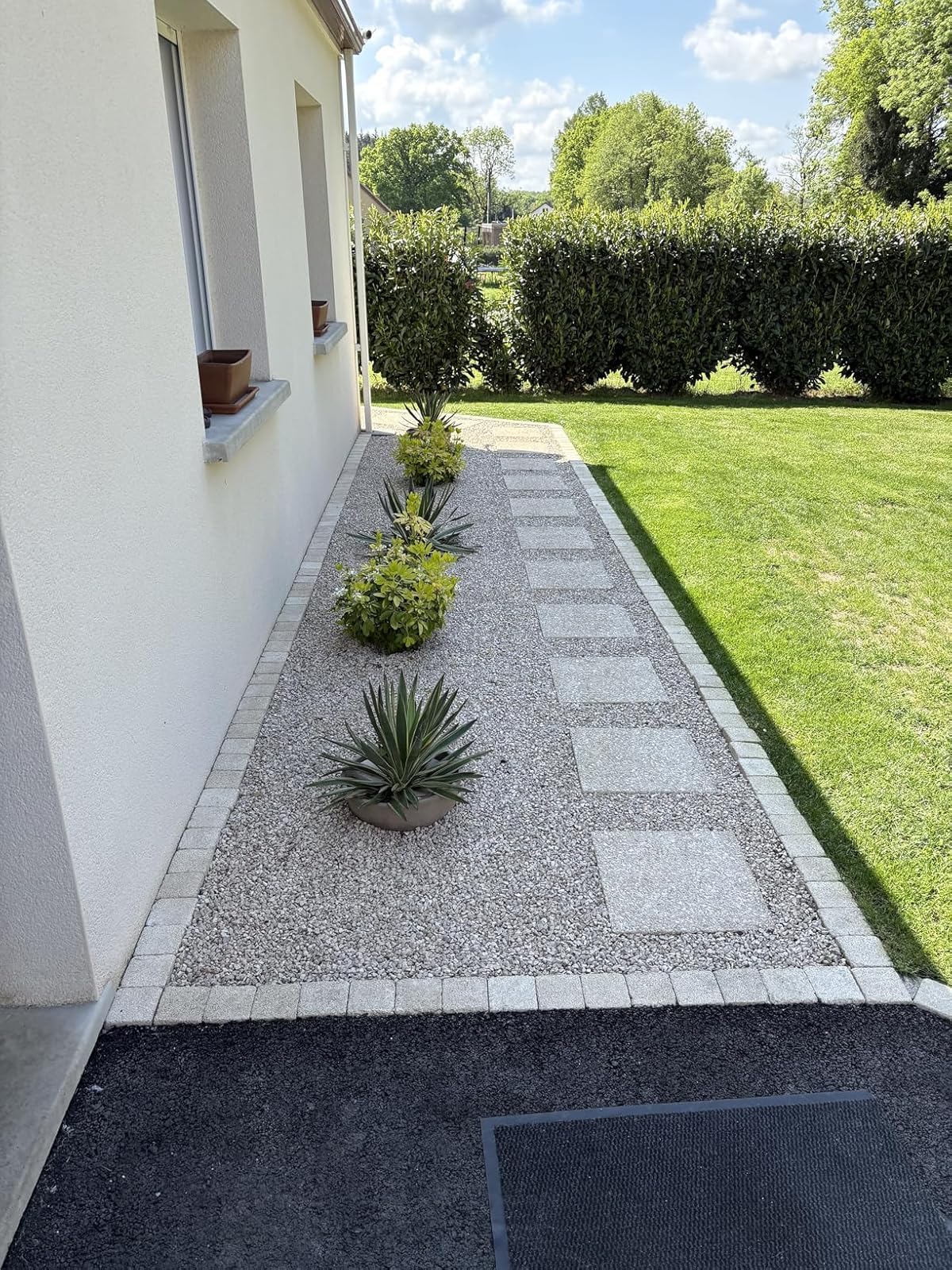 Sigillante per ghiaia da 10 l, bloccante per ghiaia e ghiaia per sentieri da giardino, schegge e pietrisco – Divisorio permeabile all'acqua per superfici stabili di ghiaia, facile da usare