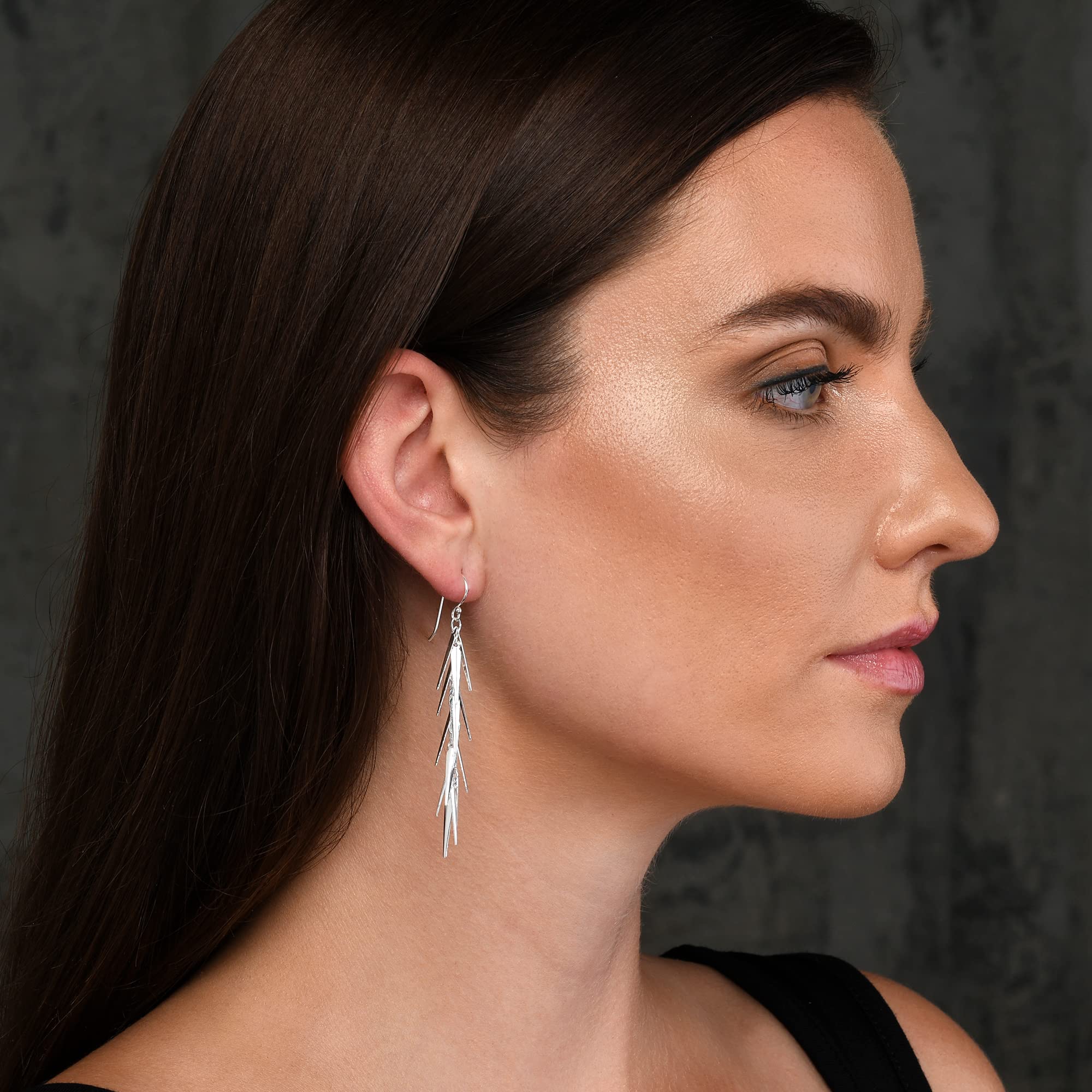 Diamond Treats Pendientes Colgantes de Plata de Ley 925 para Mujer - Aguja de Pino Largos con Caja de Regalo
