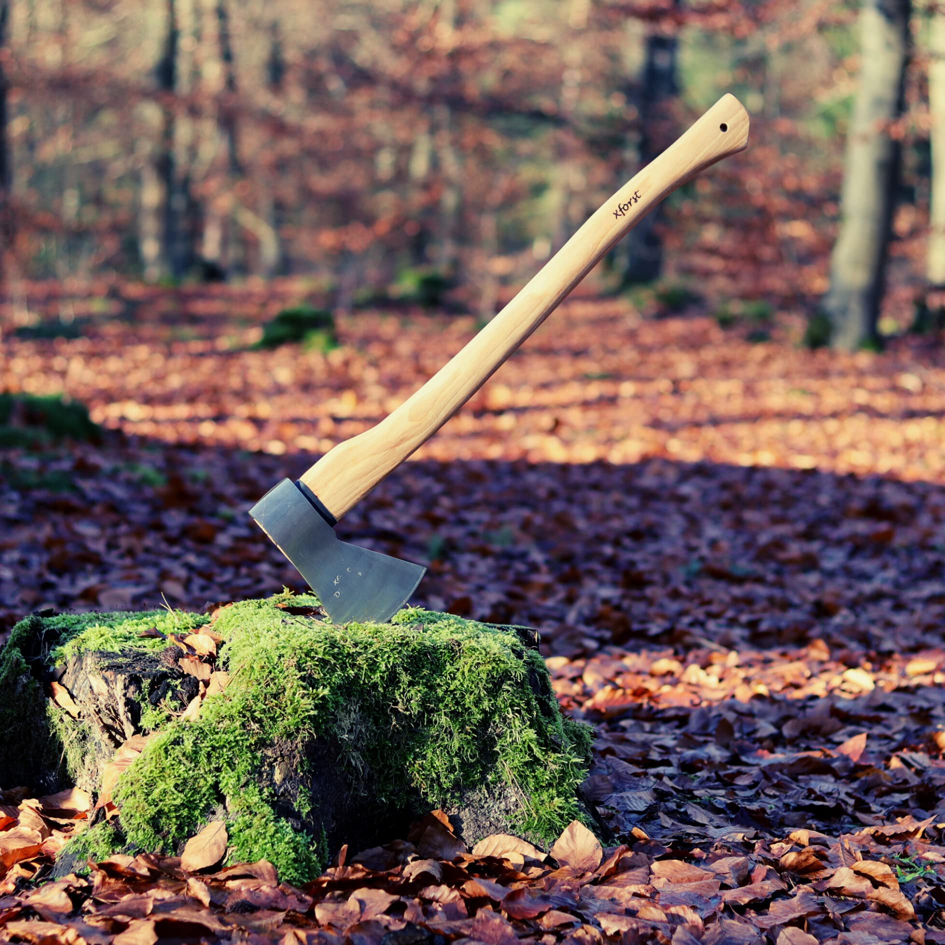 Xforst Hache forestière UW12 – Hache à fendre 70 cm en Acier Carbone avec Manche en Bois de Hickory + étui en Cuir synthétique