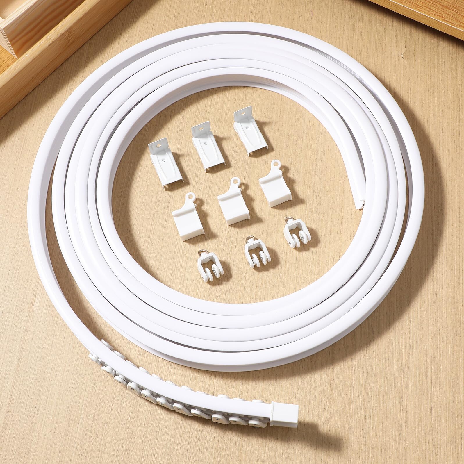 TEHAUX Rail Rideaux Flexible Incurvé avec Pinces INOX pour Fixation Murale Système Silencieux Compatible Divers Rideaux Adapté Fenêtres et Séparateurs Espace