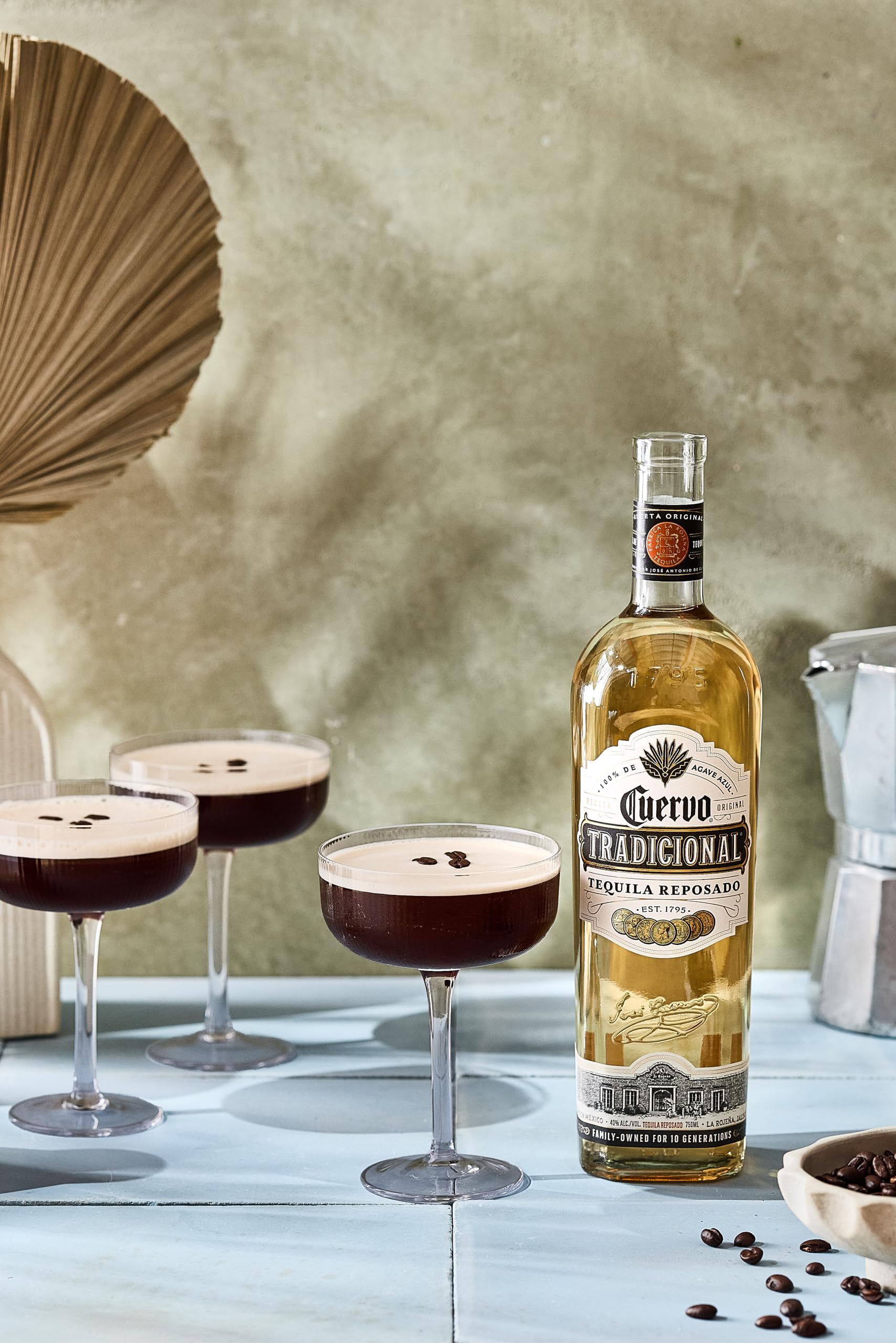 Jose Cuervo Tradicional Reposado 70cl - Tequila 100% blue agave, invecchiato 4 mesi. 40% vol.