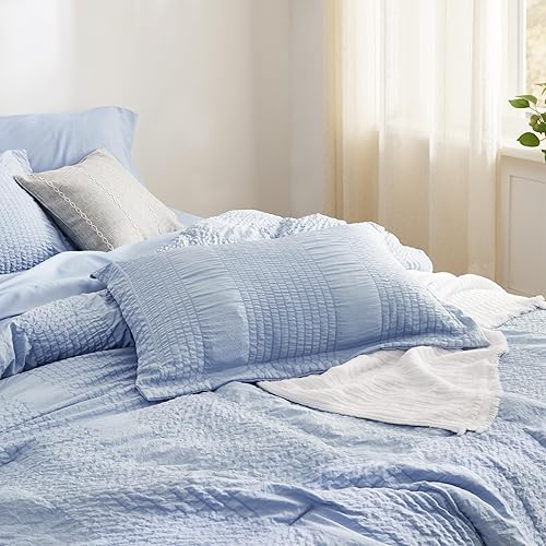 Miniatura 4 de Bedsure Juego de edredón tamaño Queen  Juego de cama de 7 piezas de edredón jacquard de sirsaca a rayas, cama en una bolsa con edredón, sábana