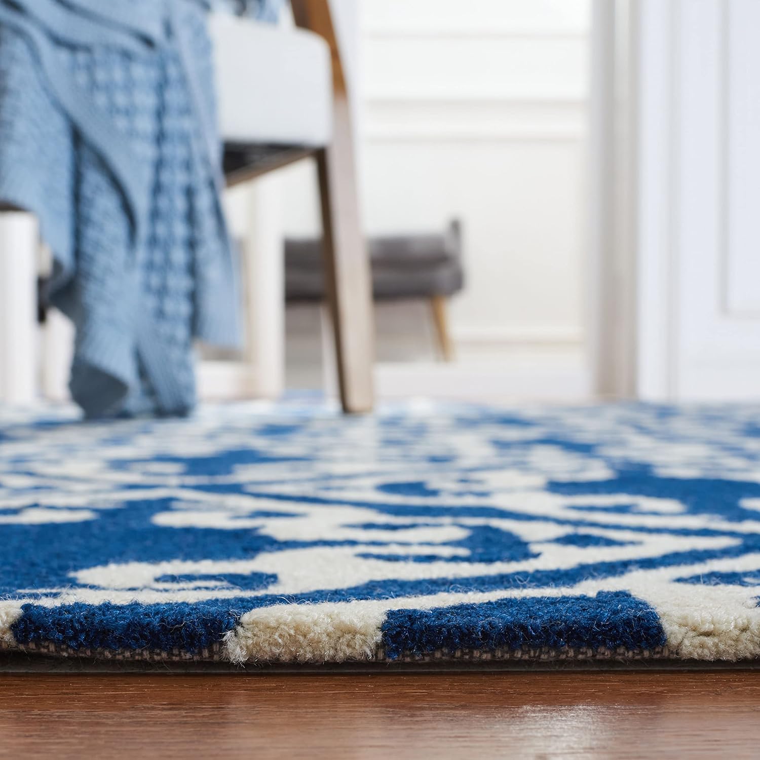 SAFAVIEH Easy Care Collection 9' x 12' Navy/Ivory EZC416A Hand-Hooked Trellis Area Rug