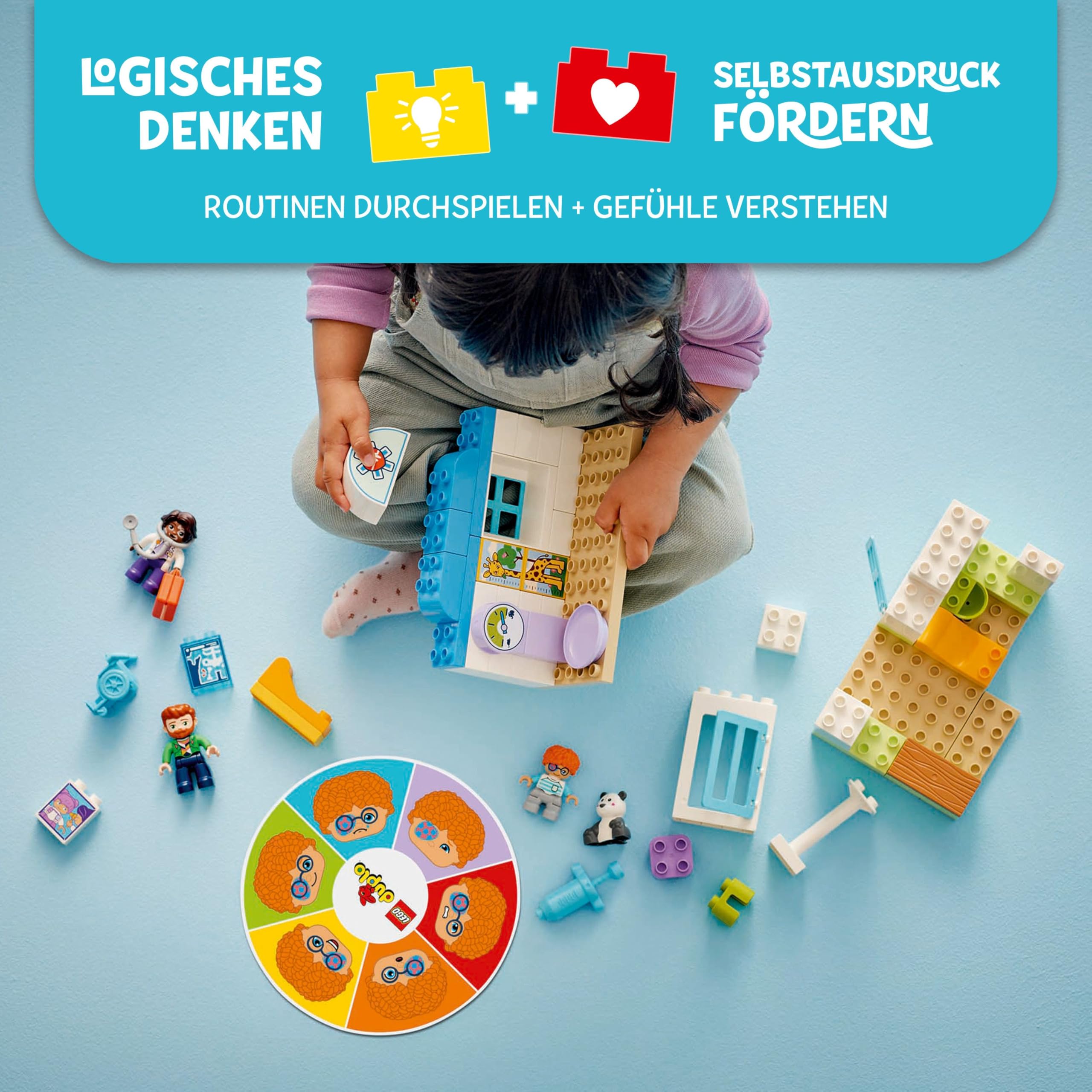 LEGO Duplo Erster Arztbesuch – Lernspielzeug für Mädchen und Jungen ab 2 Jahren – Montessori Spielzeug mit 4 Figuren, Arzt, Teddy, Erwachsener, Kinder und Gefühlskarten – Kinder Geschenk – 10449