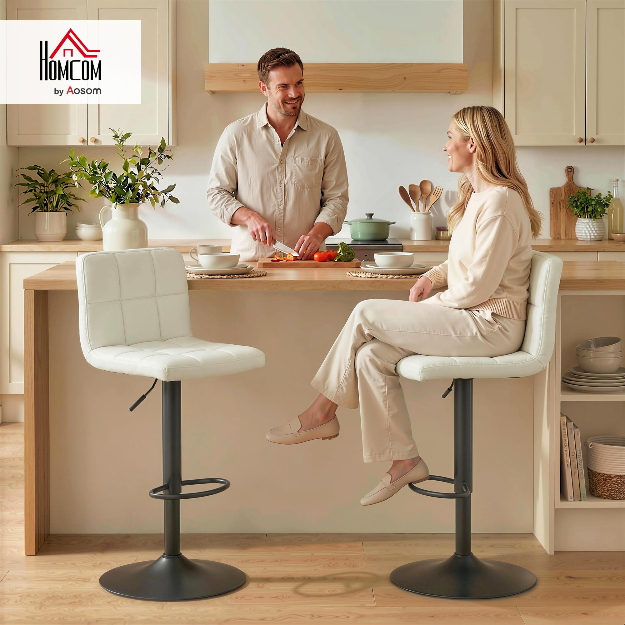 HOMCOM Set 2 Sgabelli Bar in PU Girevoli a 360° con Altezza Regolabile, Sgabelli Cucina Alti con Seduta Morbida, Poggiapiedi, Schienale, Struttura in Acciaio, Sedie Bar per Penisola Cucina, Crema