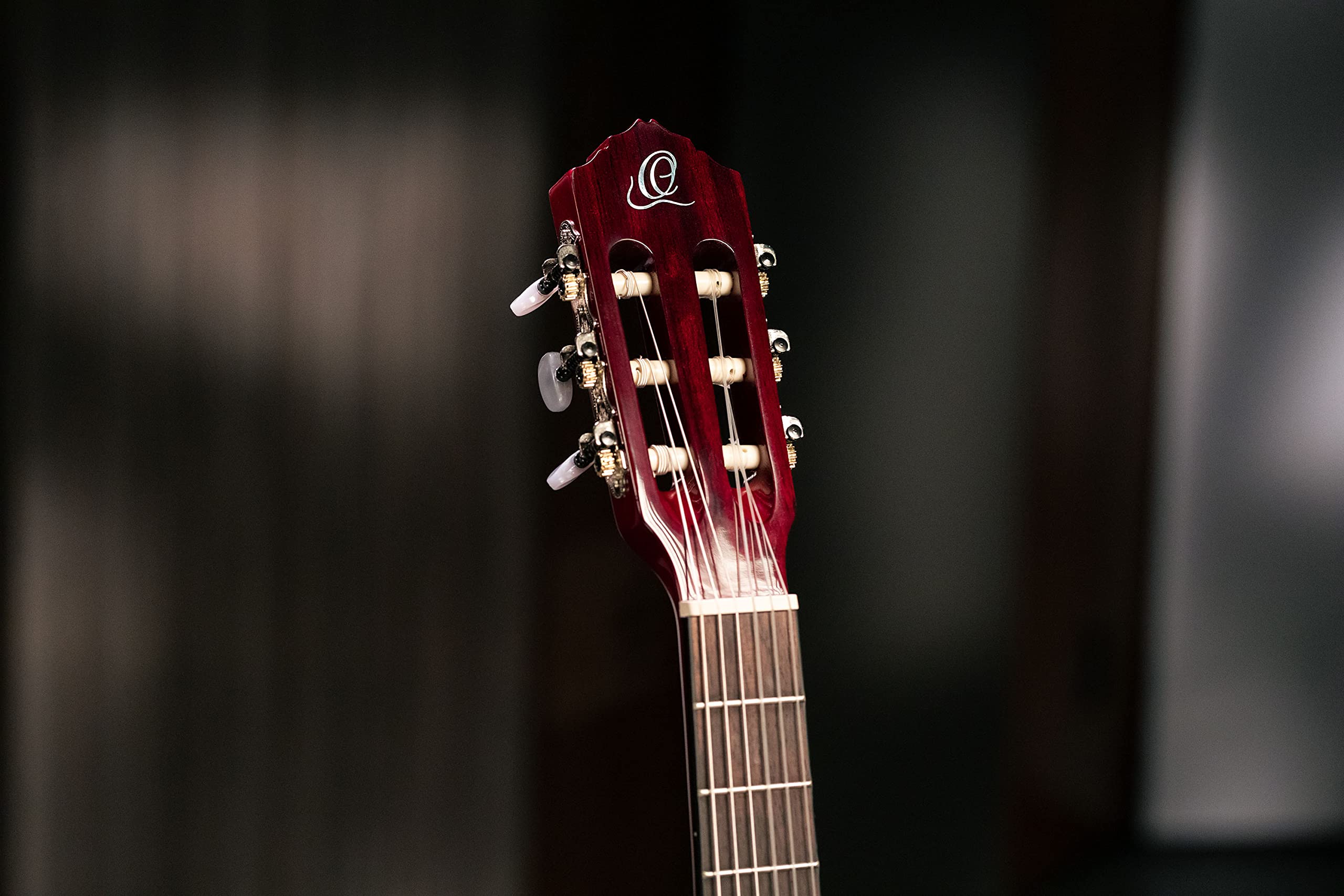 Ortega Guitars 3/4 Konzert Gitarre – Family Series – Inklusive Gig Bag – Fichte, Mahagoni, Rot (R121-3/4WR)