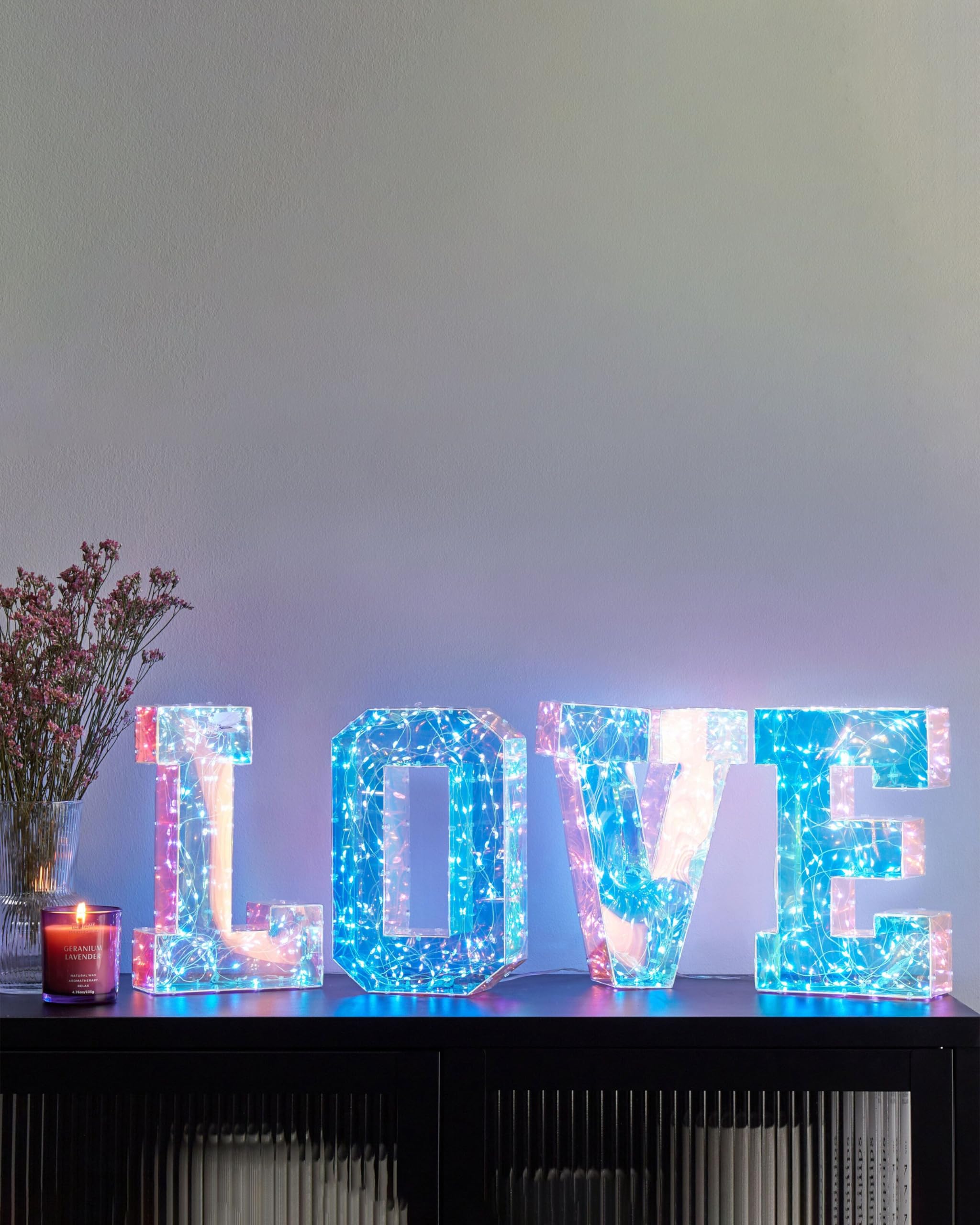4-teiliges Cleveres LED-Dekor Leuchtbuchstaben Love USB mehrfarbig Proycon