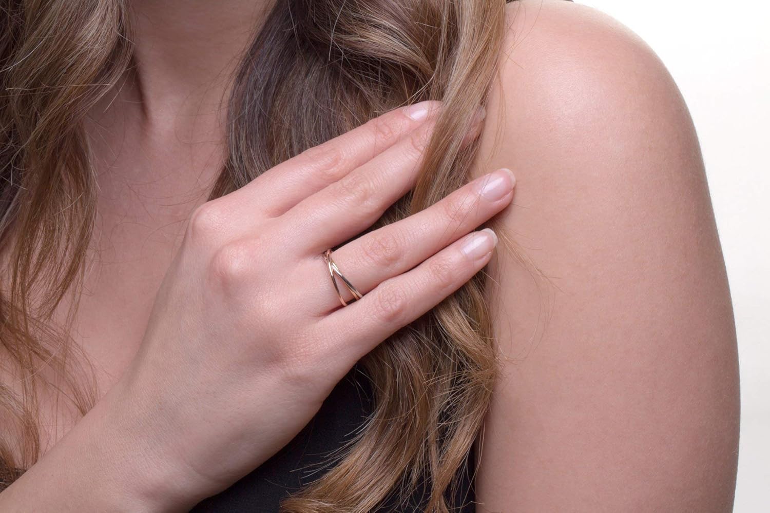 Women Trinity Ring in Solid Gold 9K,14K & 18K, Gold Tricolor Ring, Three Gold Colors Band, Interlocked Skinny Rings, Trinity Rings Interlinked