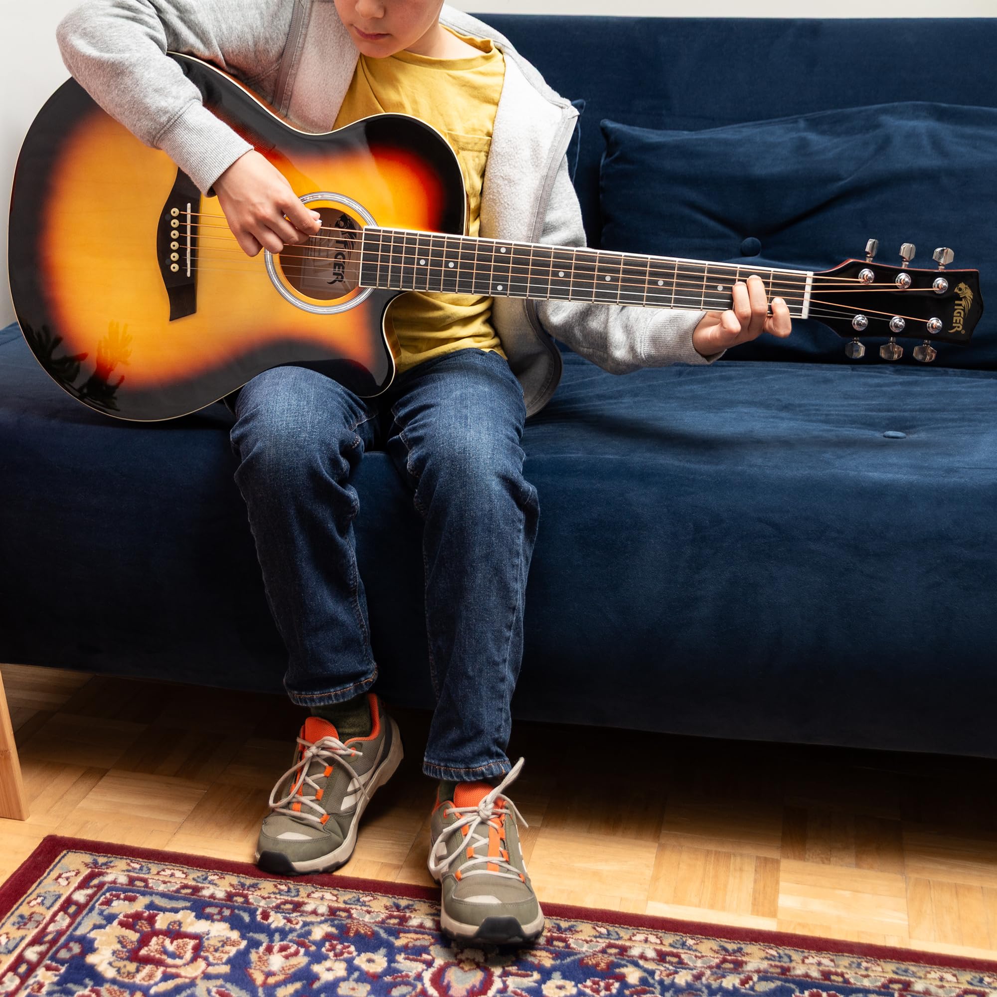 TIGER 3/4 Size Acoustic Guitar - Steel Strung Small Body Acoustic Guitar for Age 12 with Bag, Strap, Spare Strings and Picks - Black