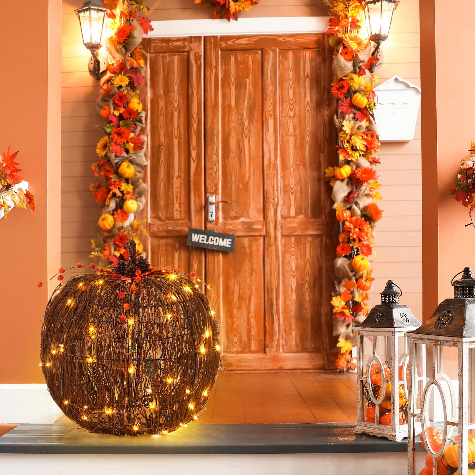 Wonderjune Lot de 2 citrouilles artificielles en rotin - Lanternes en rotin - Éclairage LED - Pour intérieur et extérieur - Décoration d'Halloween - Thanksgiving - Pour porche (marron, 45,7 cm, 52 cm)