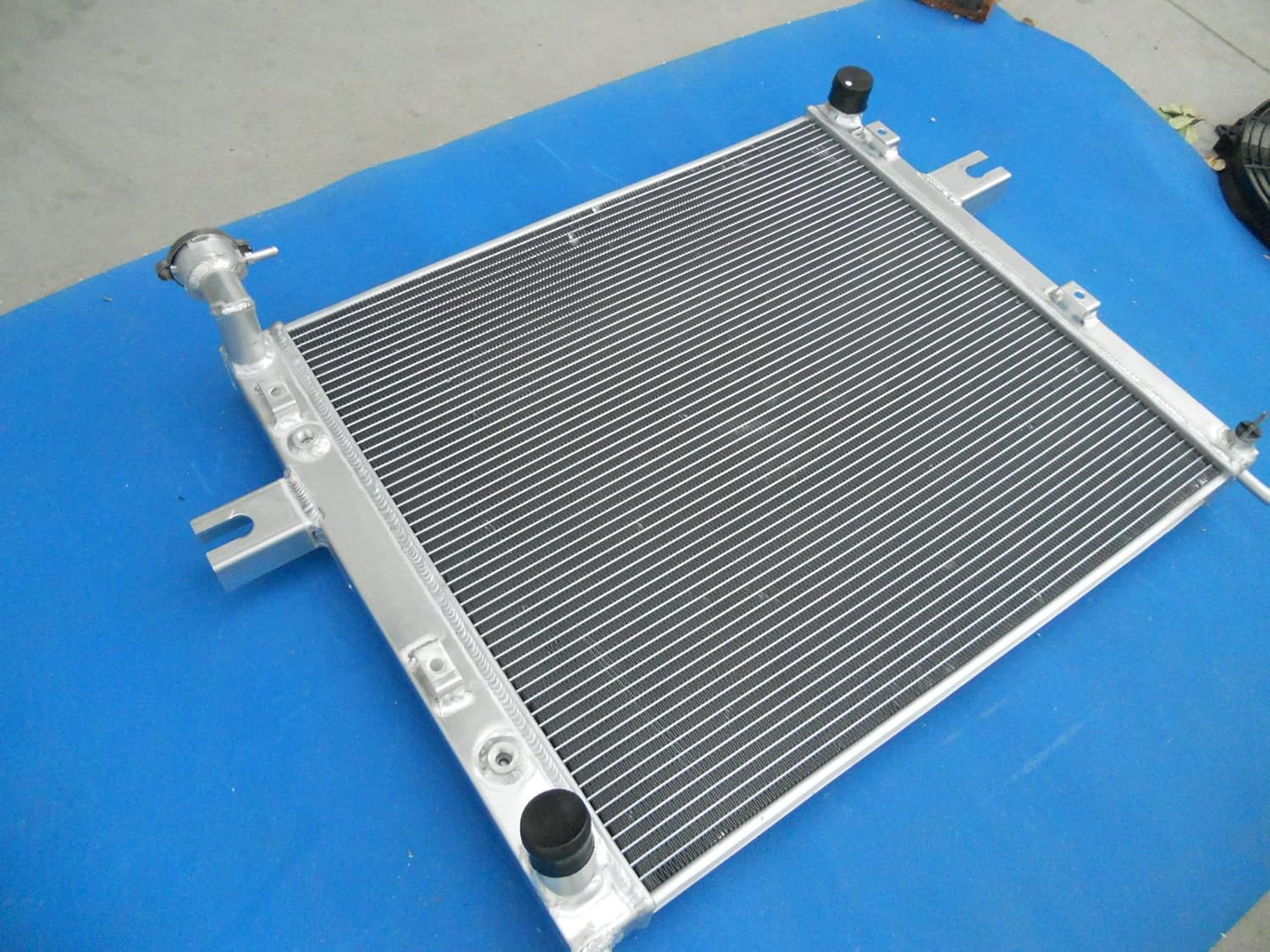 3 Row For 1999-2004 Jeep Grand Cherokee 4.0L L6 CU2262 8012262 432614 Aluminum Radiator AT Limited 4WD AWD RWD 6Cyl 1999 2000 2001 2002 2003 2004