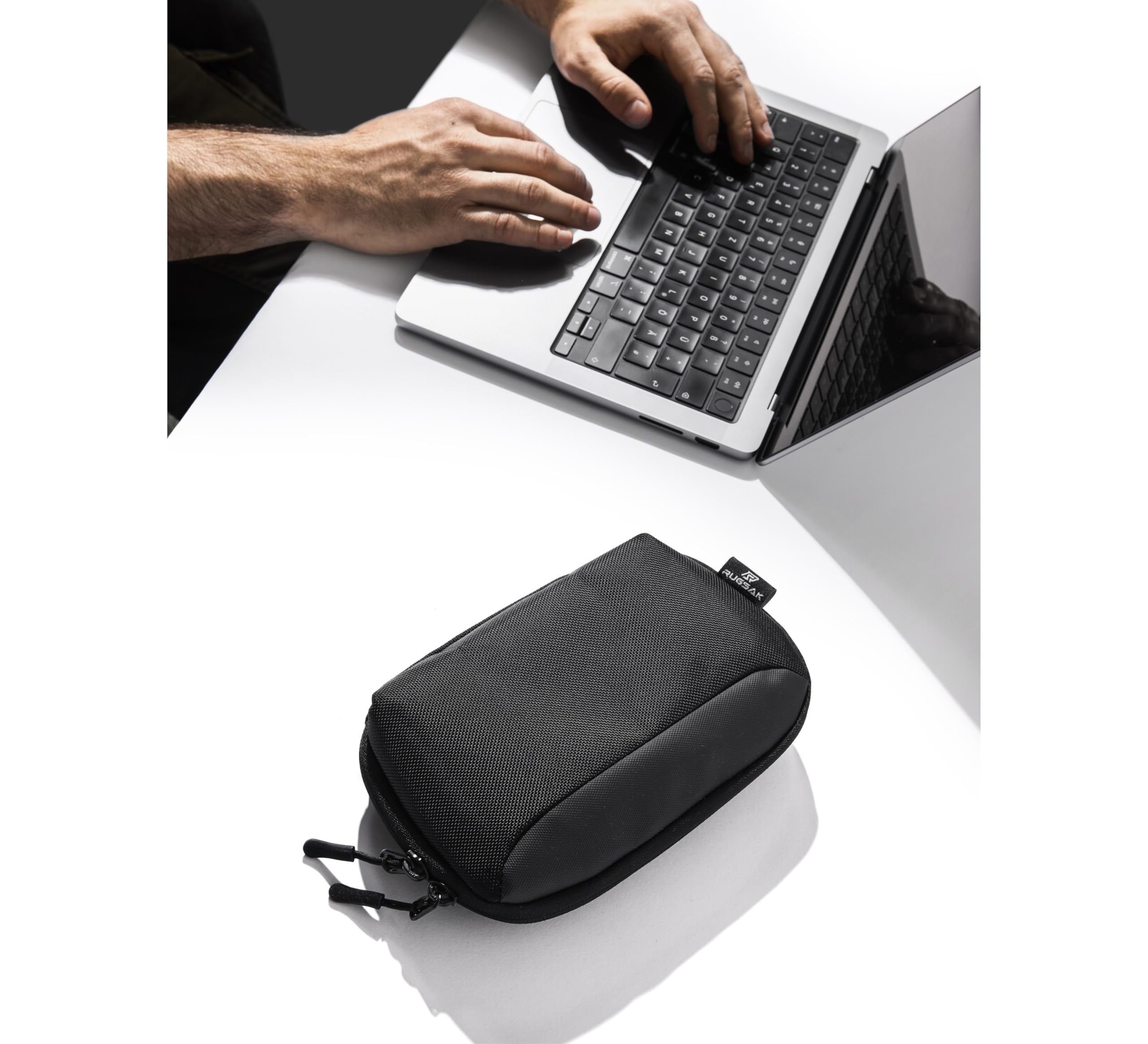 RUGSAK - Borsa organizer per cavi, accessori elettronici compatti per laptop, cellulare, caricabatterie, cavi, hard disk, adattatori e schede SD | Tech Pouch Cable Bag per viaggi e ufficio