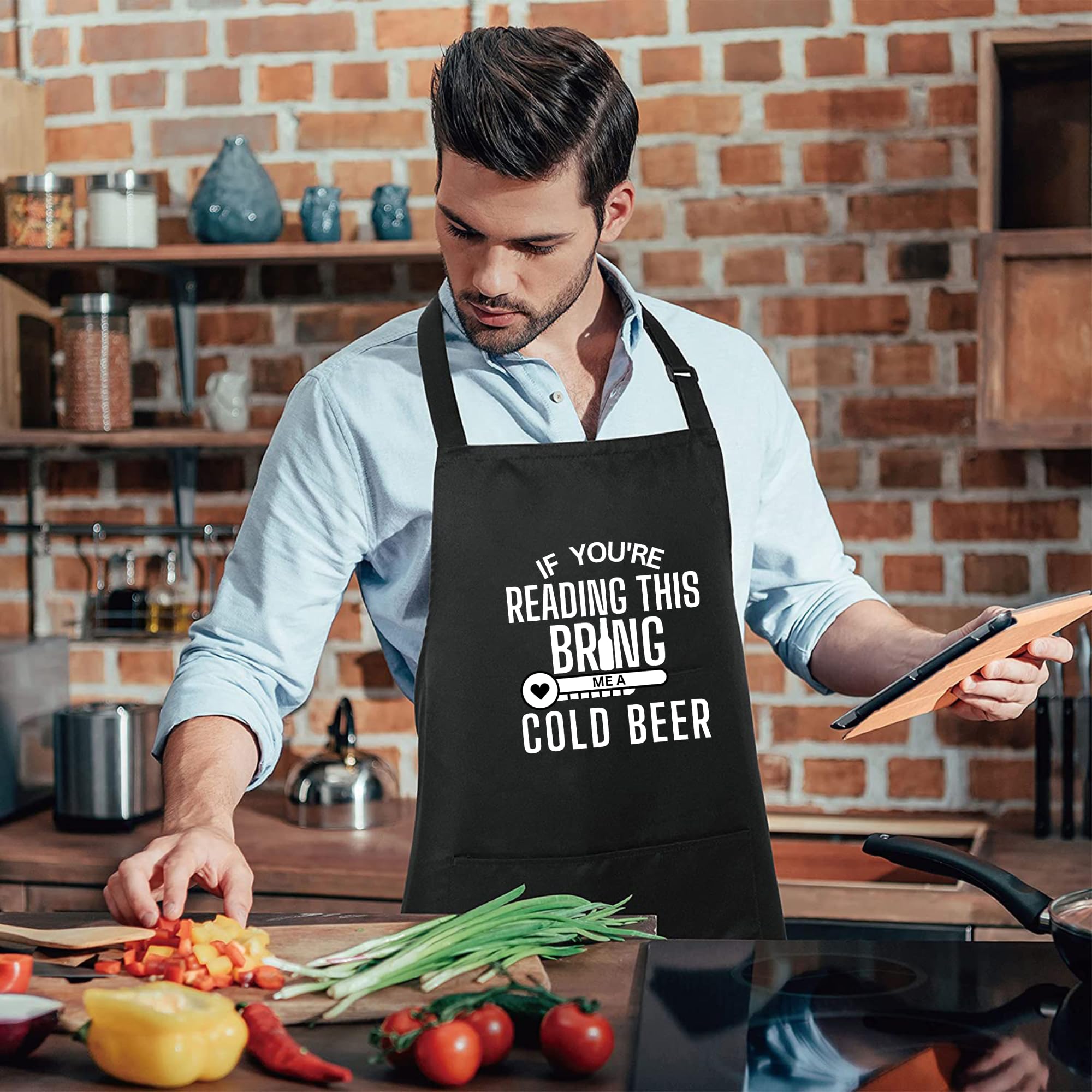 Delantales con texto en inglés "If You are Reading This Bring Me A Cold Beer para mujeres y hombres, divertido delantal impreso, regalo para ella, delantal de chef, delantal de cocina, delantal de