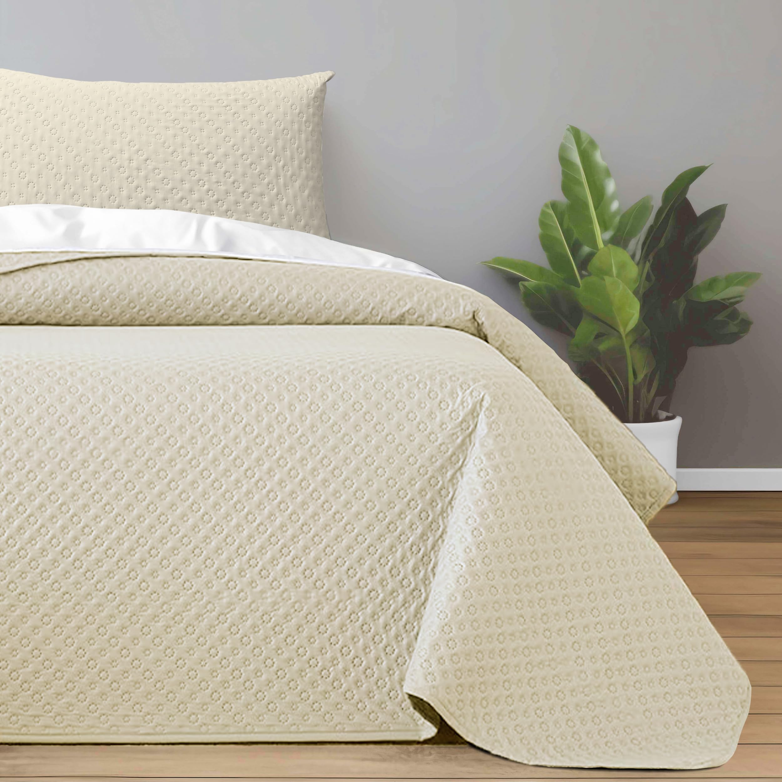 DALINA Textil - Colcha bouti para Verano y Entretiempo, Colcha para Cama 90-100% Poliester, Colcha Cubre Cama Fina, Suave, 180x265 Beige con una Funda de Cojin 45x70cm