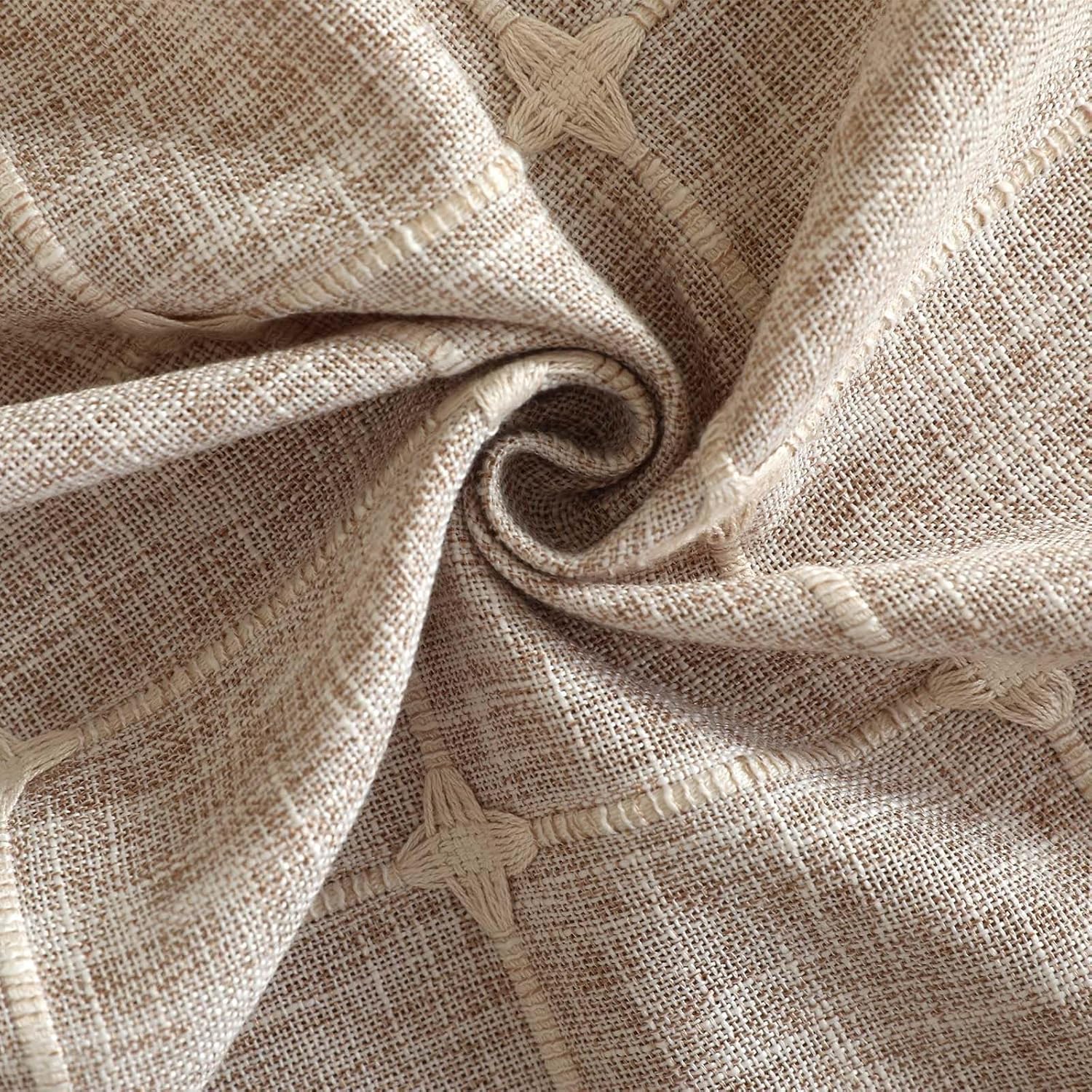SIELUNO Rustic Farmhouse Rectangle Coffee Table Cover - Cotton Linen Waterproof Cloth With Pockets and Tassel for Living Room Decoration - Small Plaids - 28x64 Inch