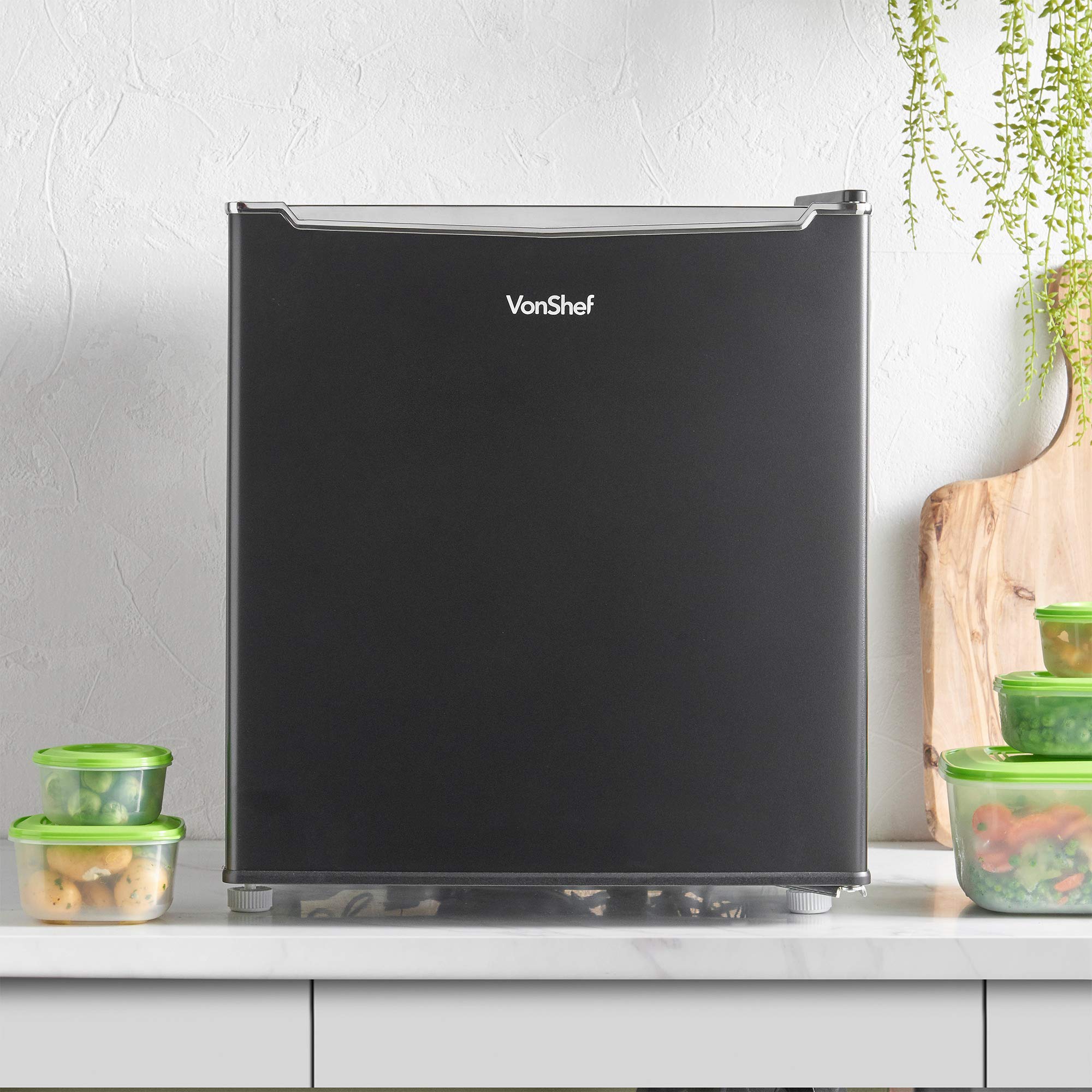 hollow ice cube maker