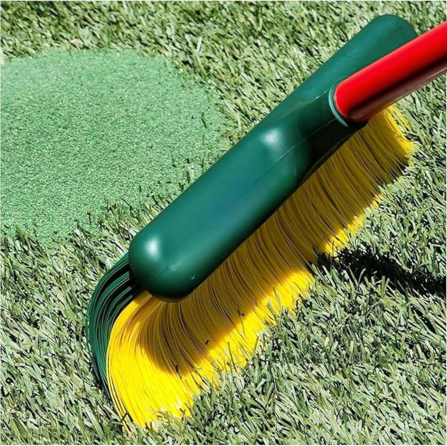 Cepillo Césped Artificial Compatible con Palo Universal, Sin Mango. Barredora Césped Artificial. Escoba o Rastrillo Césped Artificial Sin Mango. Ideal Accesorio De Jardin.
