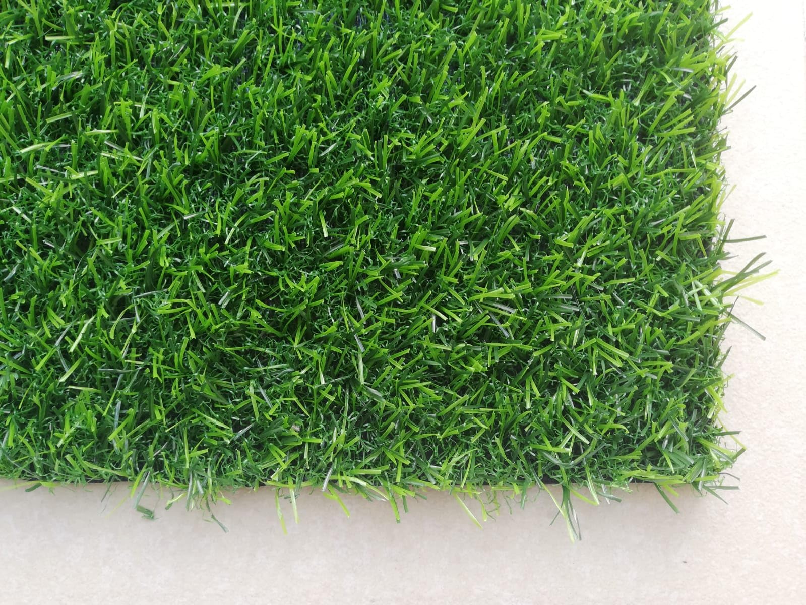 Rollos de Cesped Artificial 2x5 Barato - Césped Artificial para Exterior Resistente y Suave - Rollo Cesped Artificial Terraza Compatible con Animales - Alfombra Césped Exterior 20mm