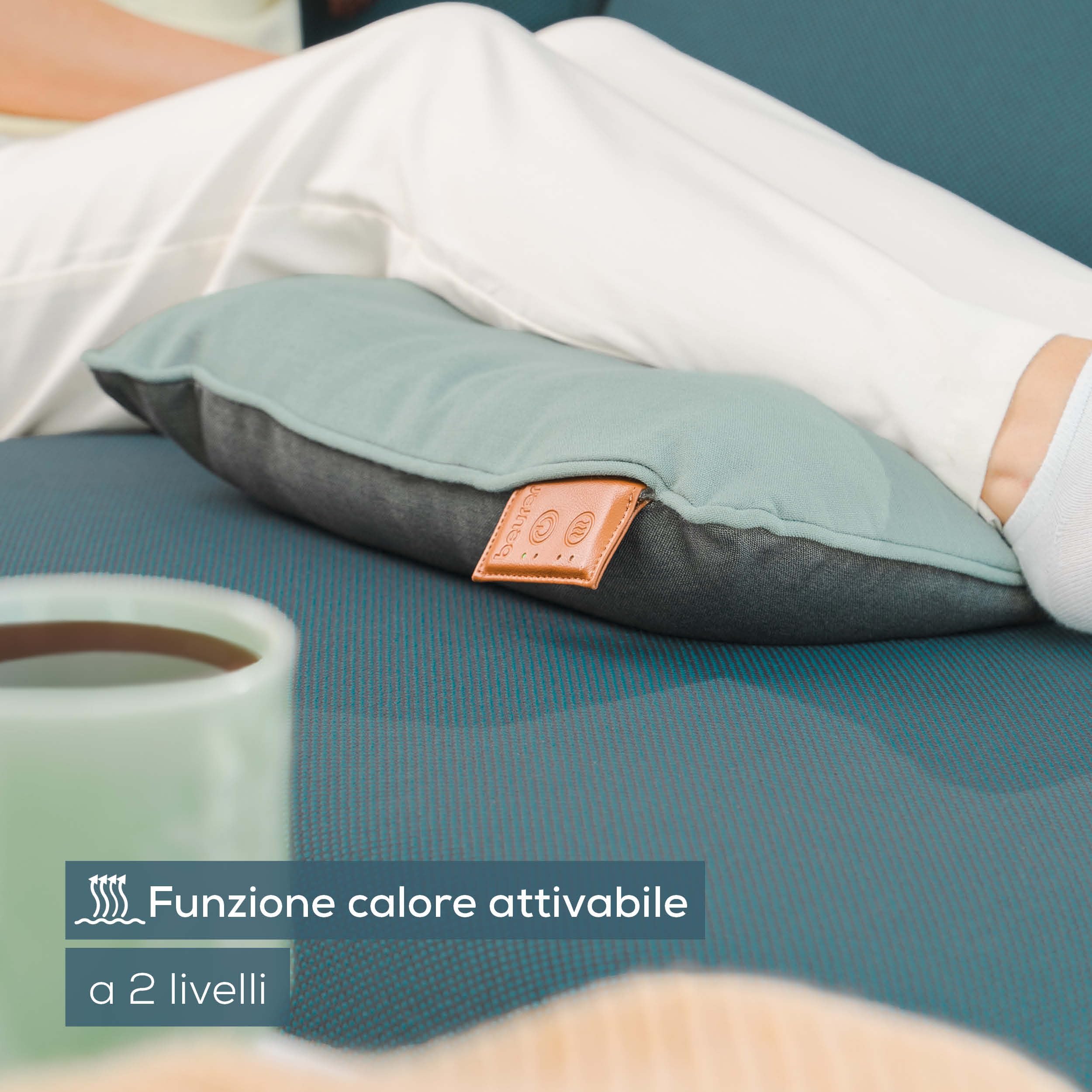 Cuscino massaggiante Beurer MG 139 a batteria con funzione calore attivabile, massaggio Shiatsu, realizzato in materiale riciclato, lavabile in lavatrice, spegnimento automatico, 40x40 cm, verde menta