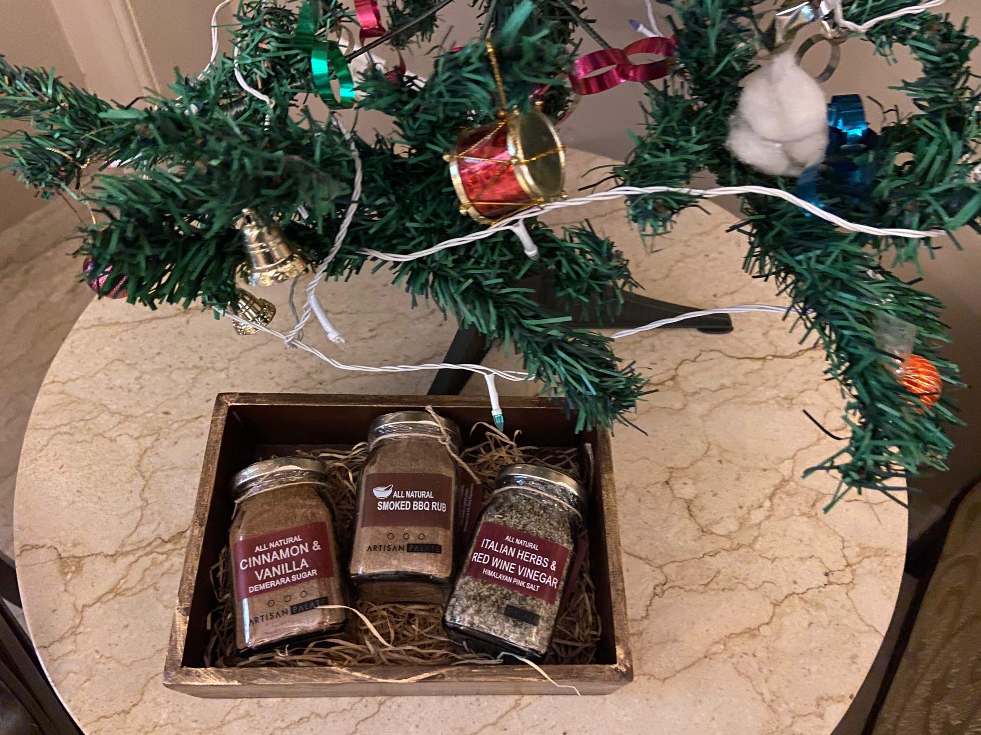 Artisan Palate Winter Gift Hamper 3 Bottles in Wooden Tray CT01 - Image 5 thumbnail
