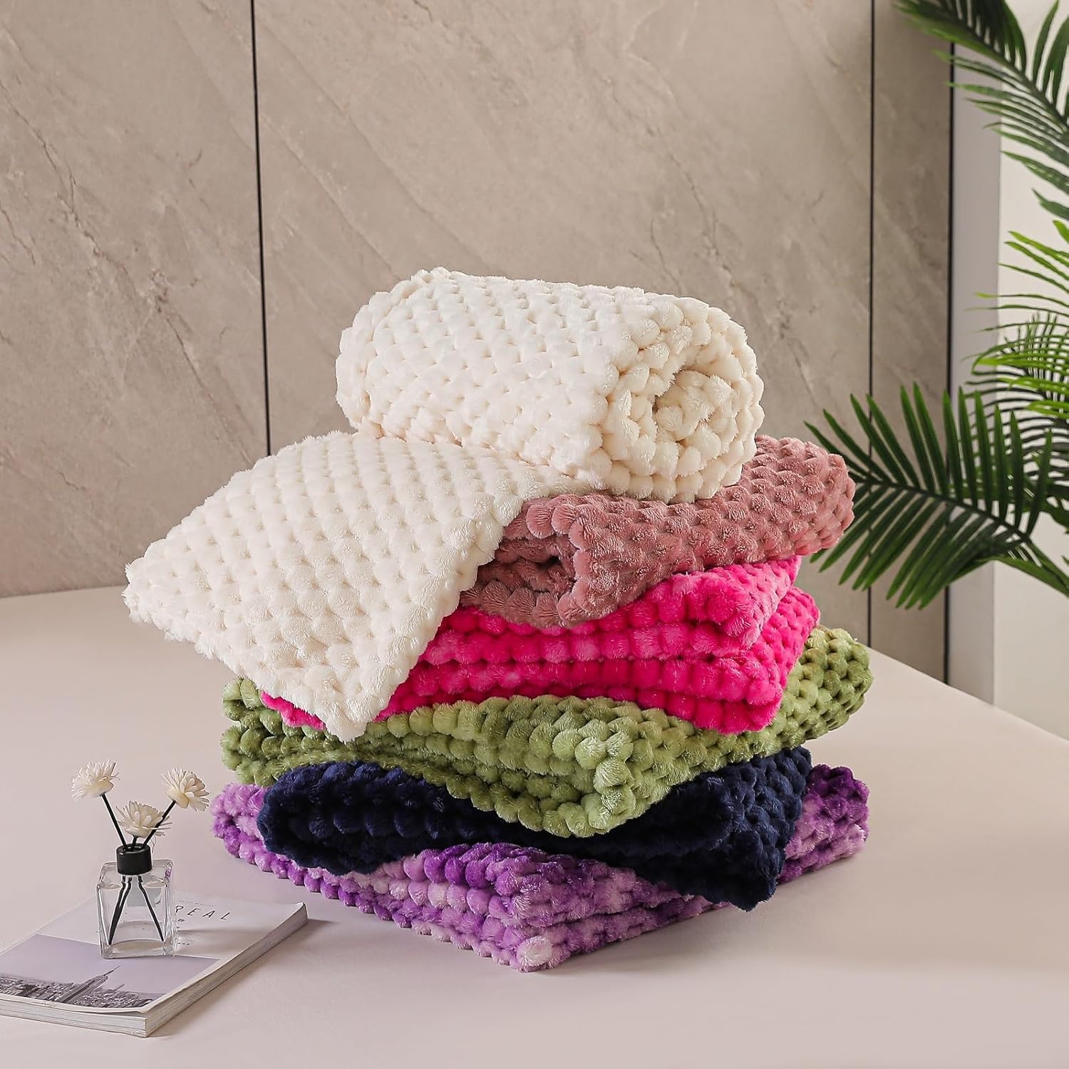 Exclusivo Mezcla Fleece Queen Blanket for Bed, Extra Large Fuzzy Burnt Orange Bed Blankets, Soft Cozy Plush Sofa Throws for All Seasons, 90x90 Inches - Image 8