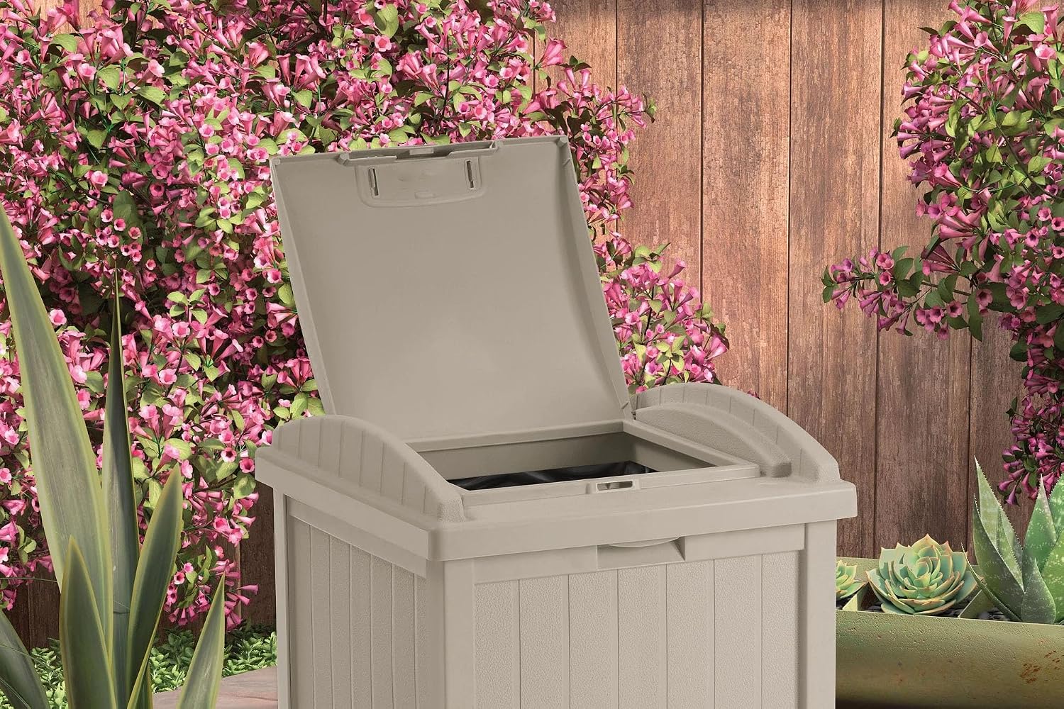 Outdoor Trash can with Safety Lock Cover, 33-Gallon Large Capacity Trash bin, Weather-Resistant Resin Patio Garbage Container, Suitable for Backyard, Deck, Garden - Gray-Brown