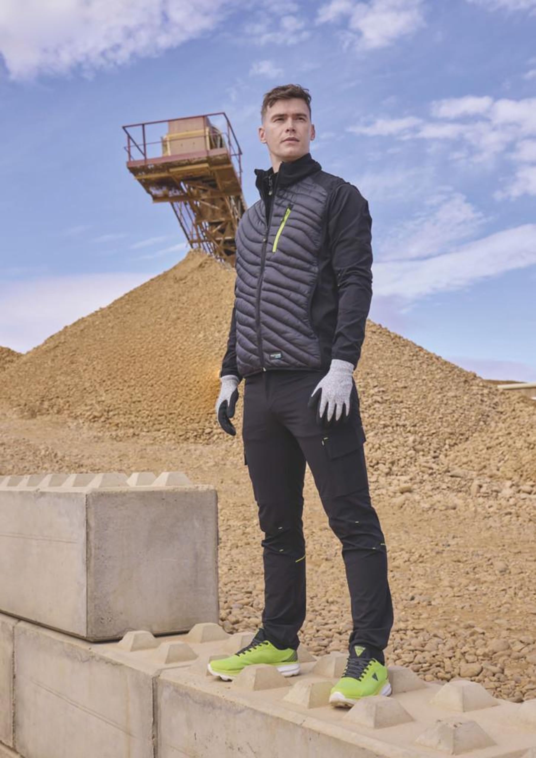 WORKTEAM Pantalón de Trabajo Multibolsillos Slim Fit con Tejido Elástico y Detalles Flúor. Tejido Poliamida: Gran Elásticidad, Durabililad, Transpirabilidad y Suave al Tacto. Unisex